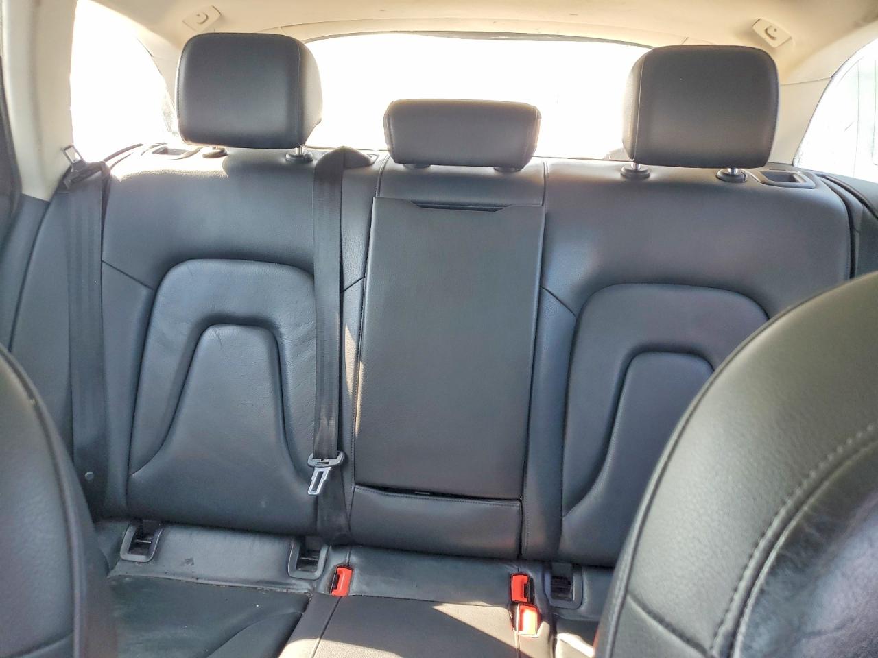 2011 Audi A4 Premium Черный vin: WAUSFAFL3BA161452