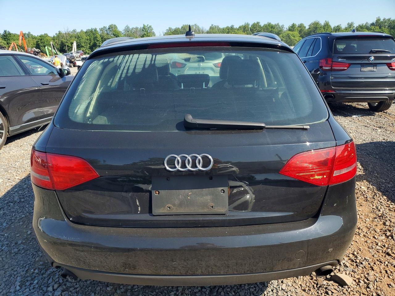 2011 Audi A4 Premium Черный vin: WAUSFAFL3BA161452