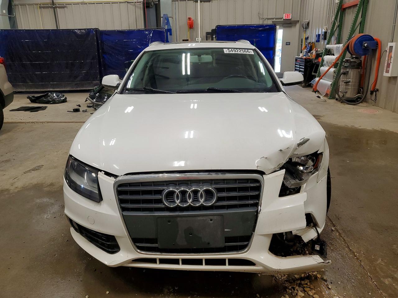 2010 Audi A4 Premium White vin: WAUSFAFL6AA008076
