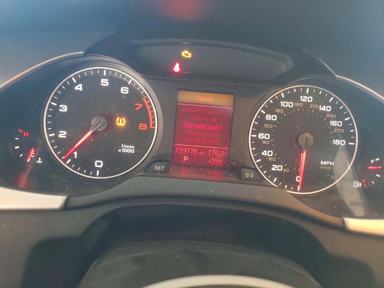 2010 Audi A4 Premium Серый vin: WAUSFAFL8AA140482