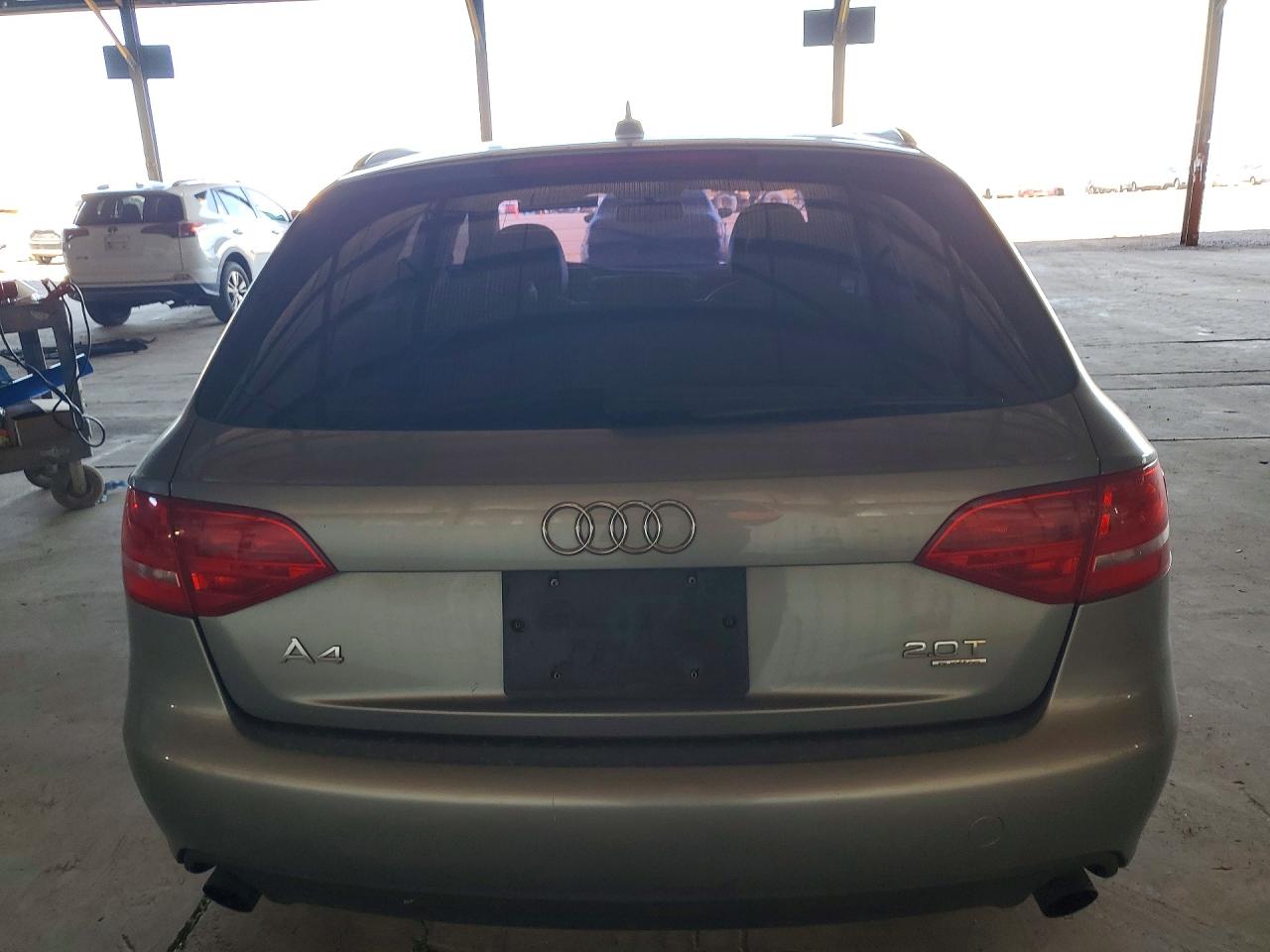 2010 Audi A4 Premium Серый vin: WAUSFAFL8AA140482