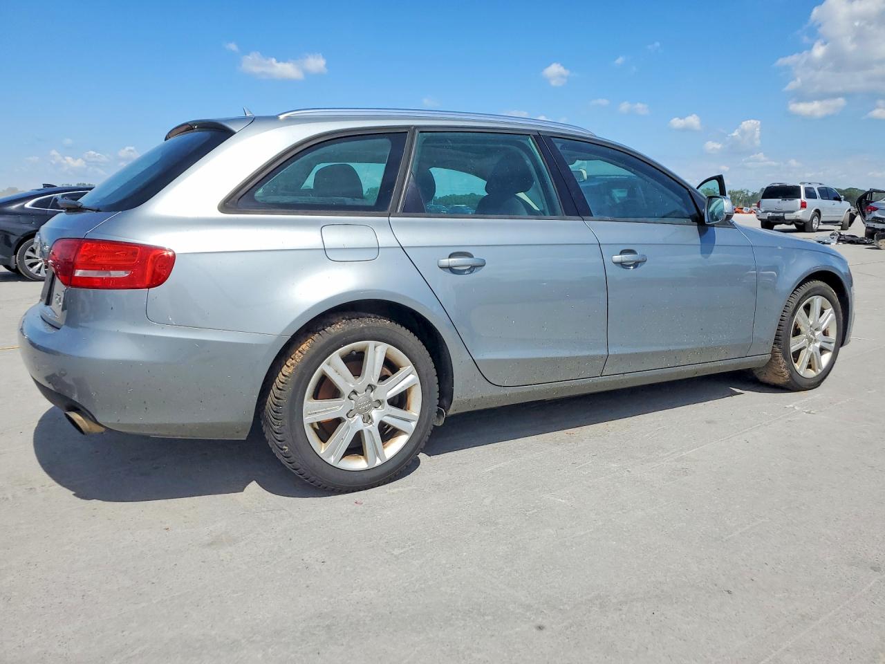 2011 Audi A4 Premium Silver vin: WAUSFAFL8BA080043