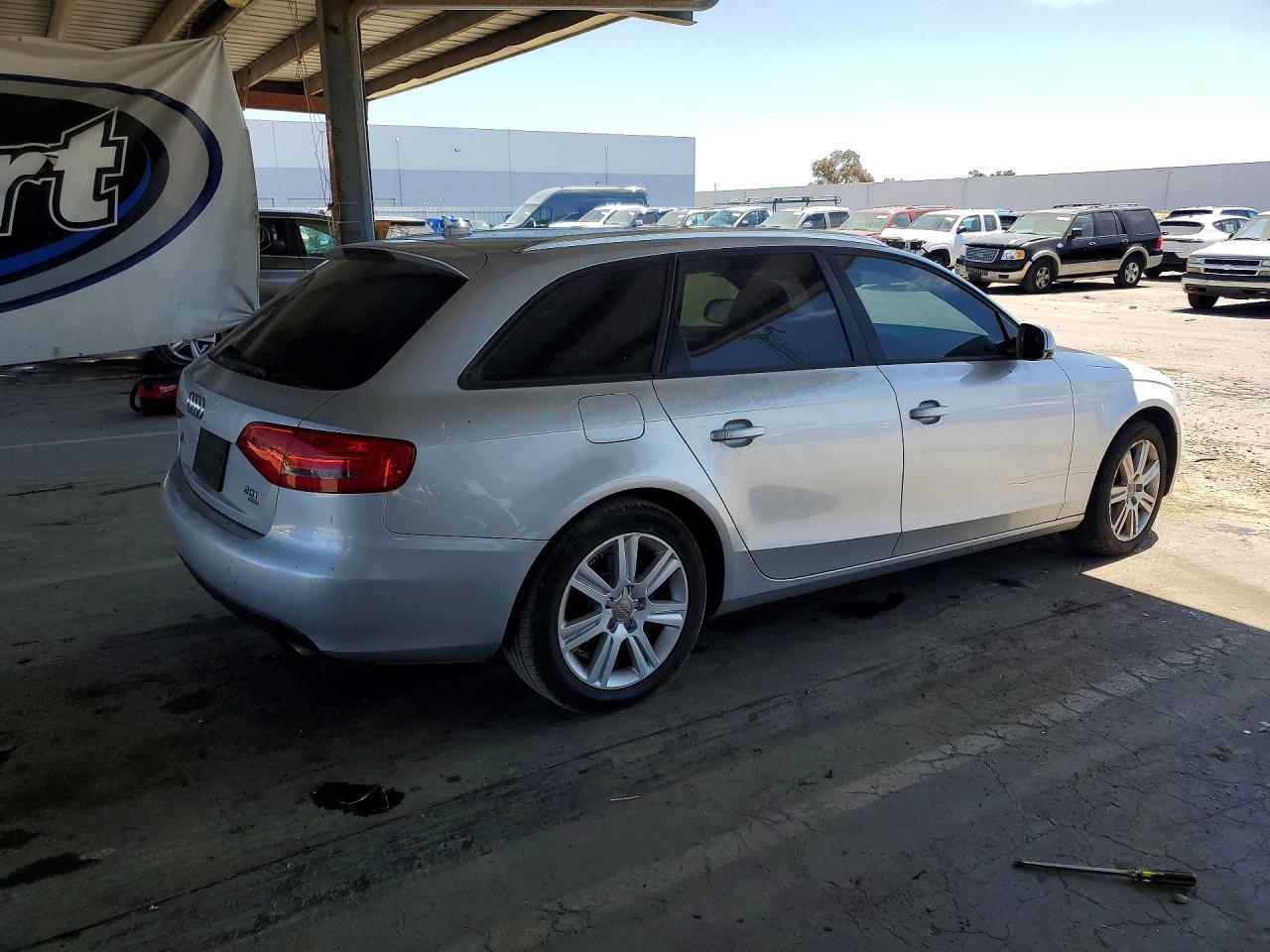 2010 Audi A4 Premium Silver vin: WAUSFAFL9AA036373