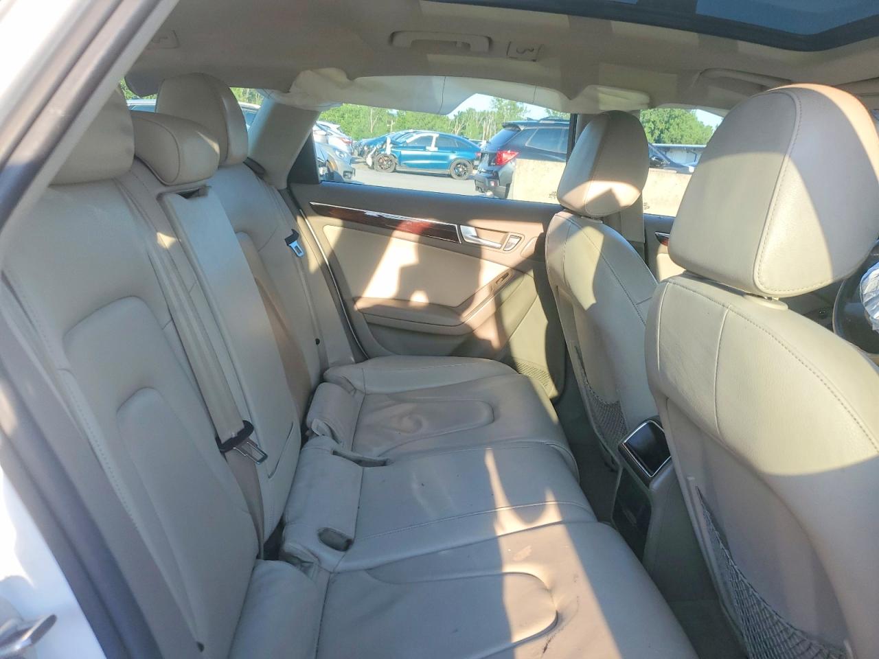 2012 Audi A4 Premium White vin: WAUSFAFL9CA001965