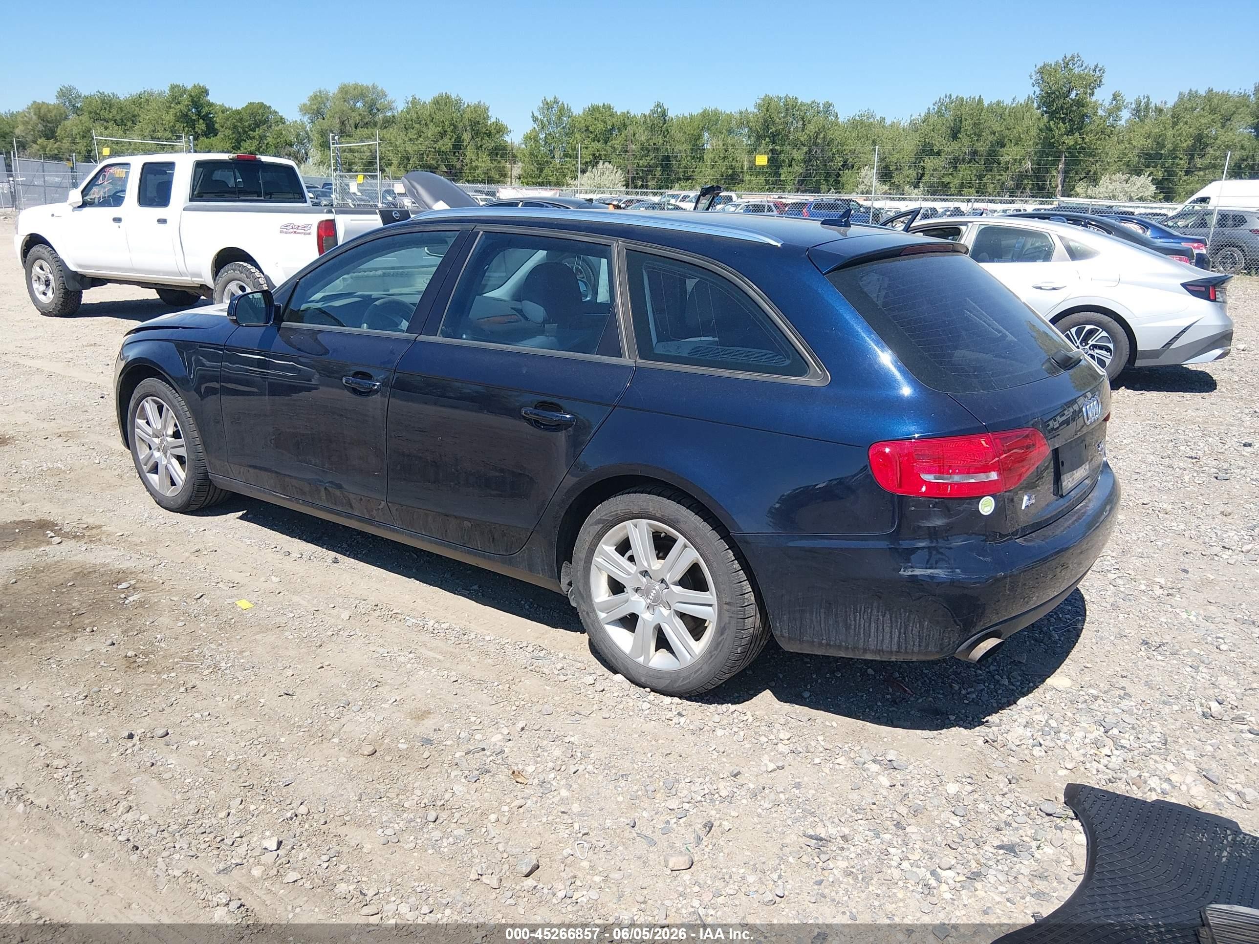 2011 Audi A4 2.0t Premium Черный vin: WAUSFAFLXBA053555