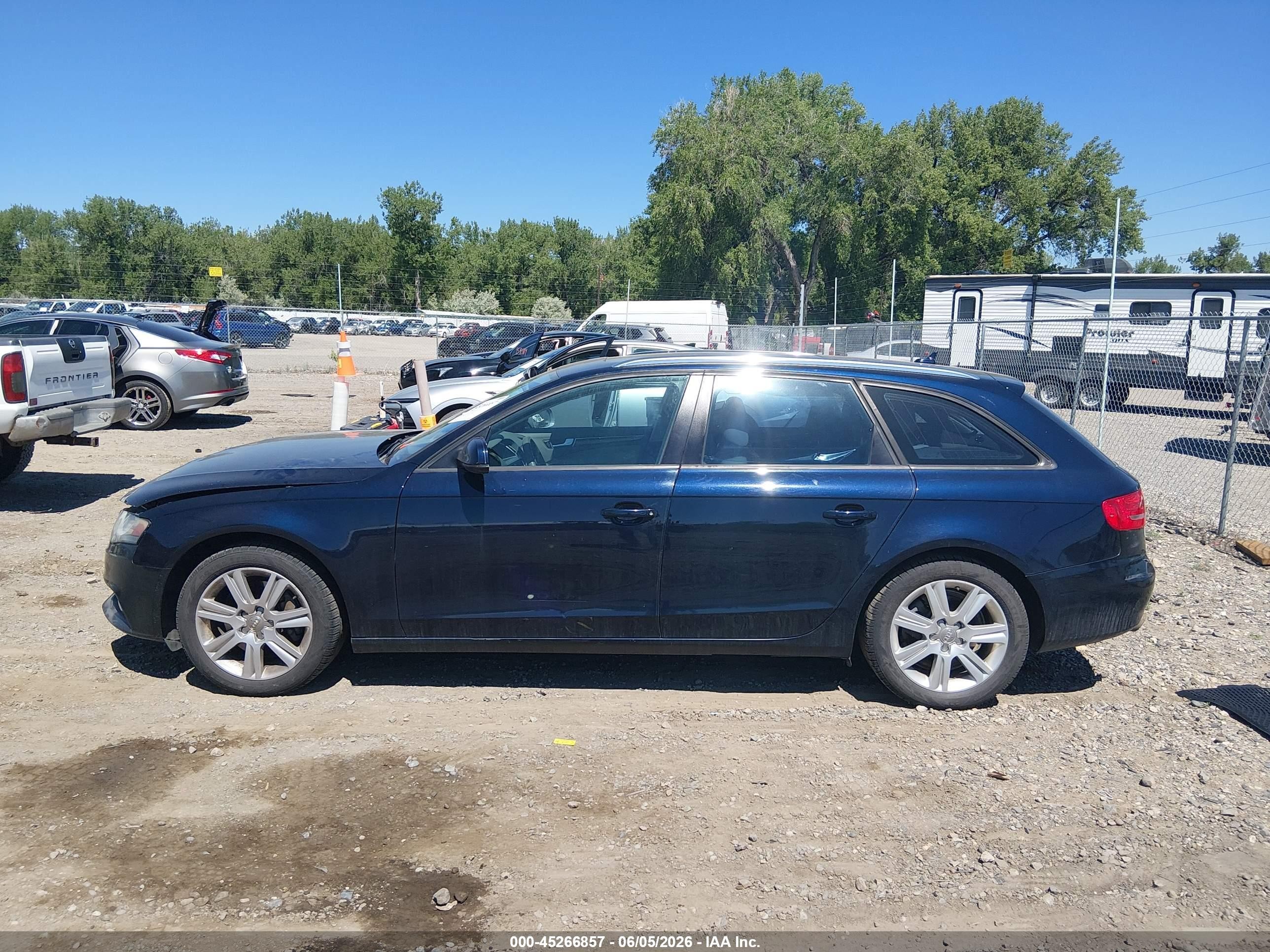 2011 Audi A4 2.0t Premium Черный vin: WAUSFAFLXBA053555