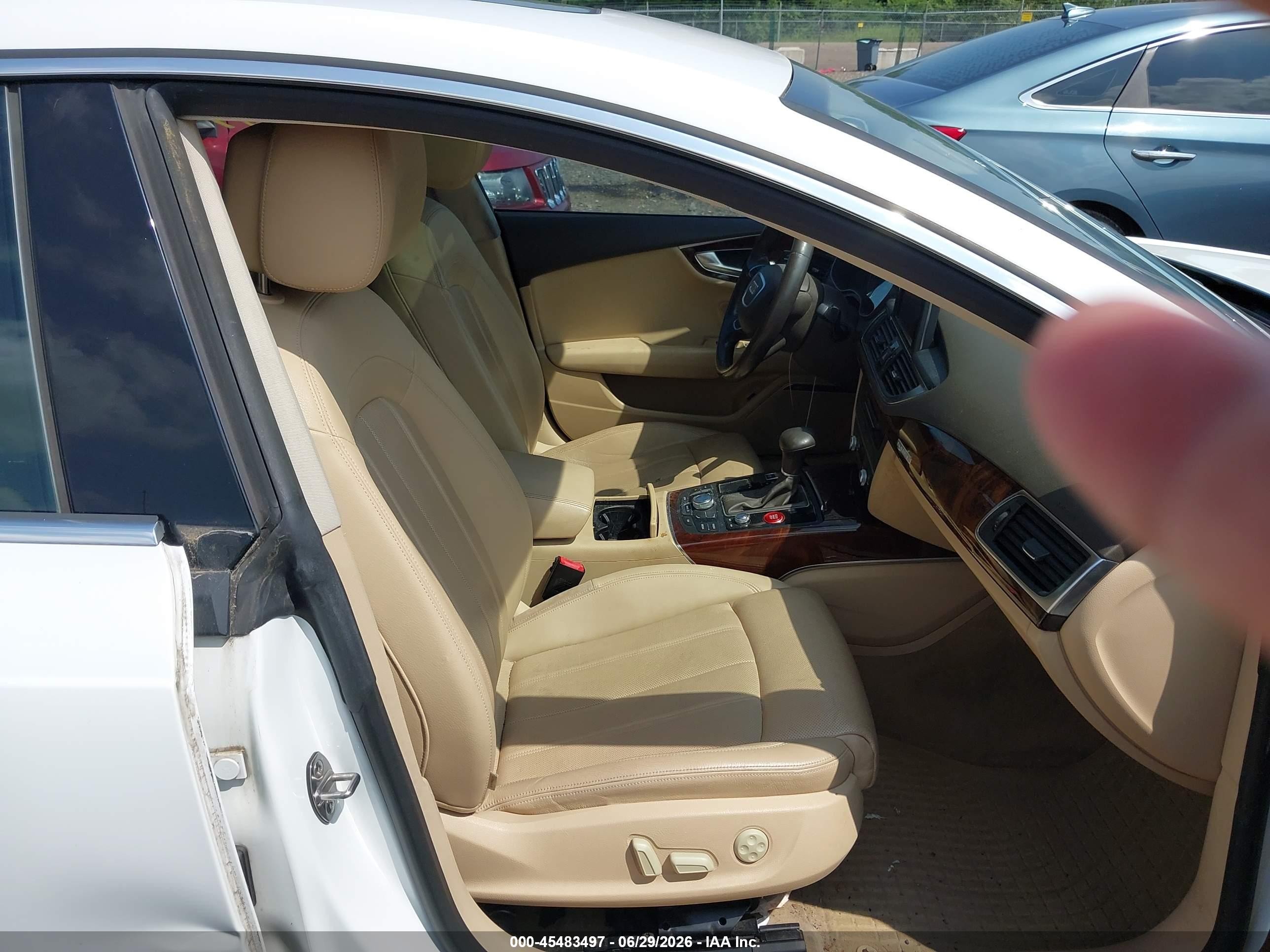 2012 Audi A7 3.0 Prestige White vin: WAUSGAFC6CN008619