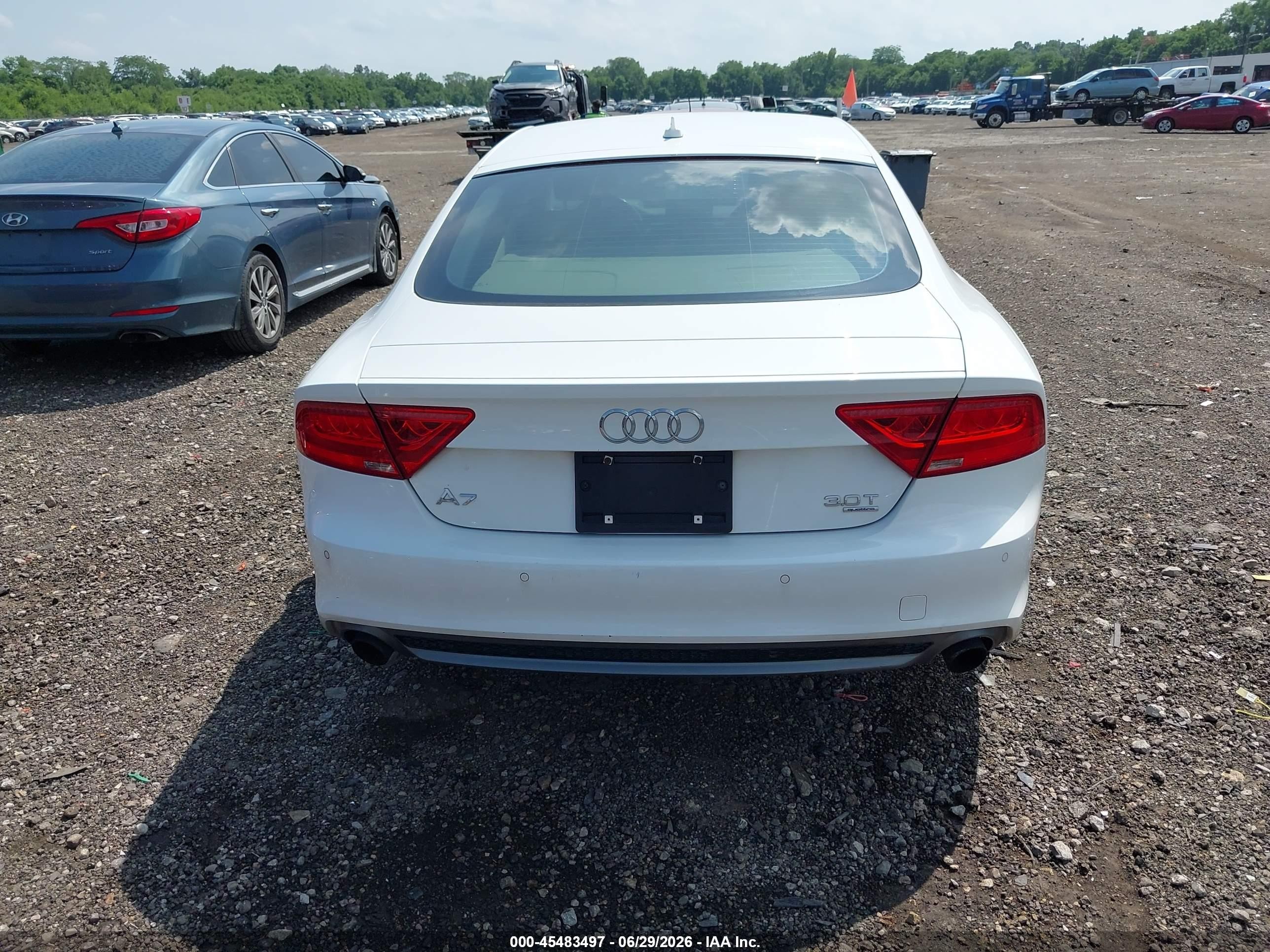 2012 Audi A7 3.0 Prestige White vin: WAUSGAFC6CN008619