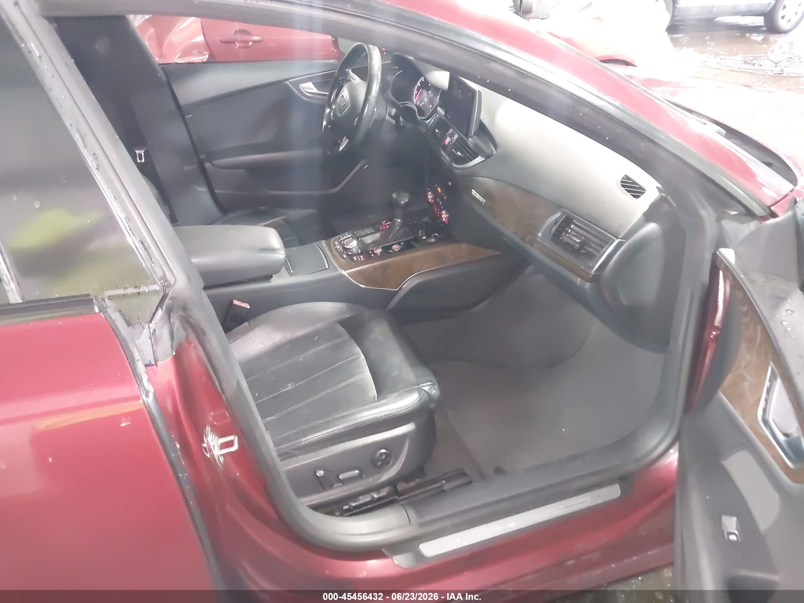 2012 Audi A7 3.0 Prestige Red vin: WAUSGAFC9CN004872