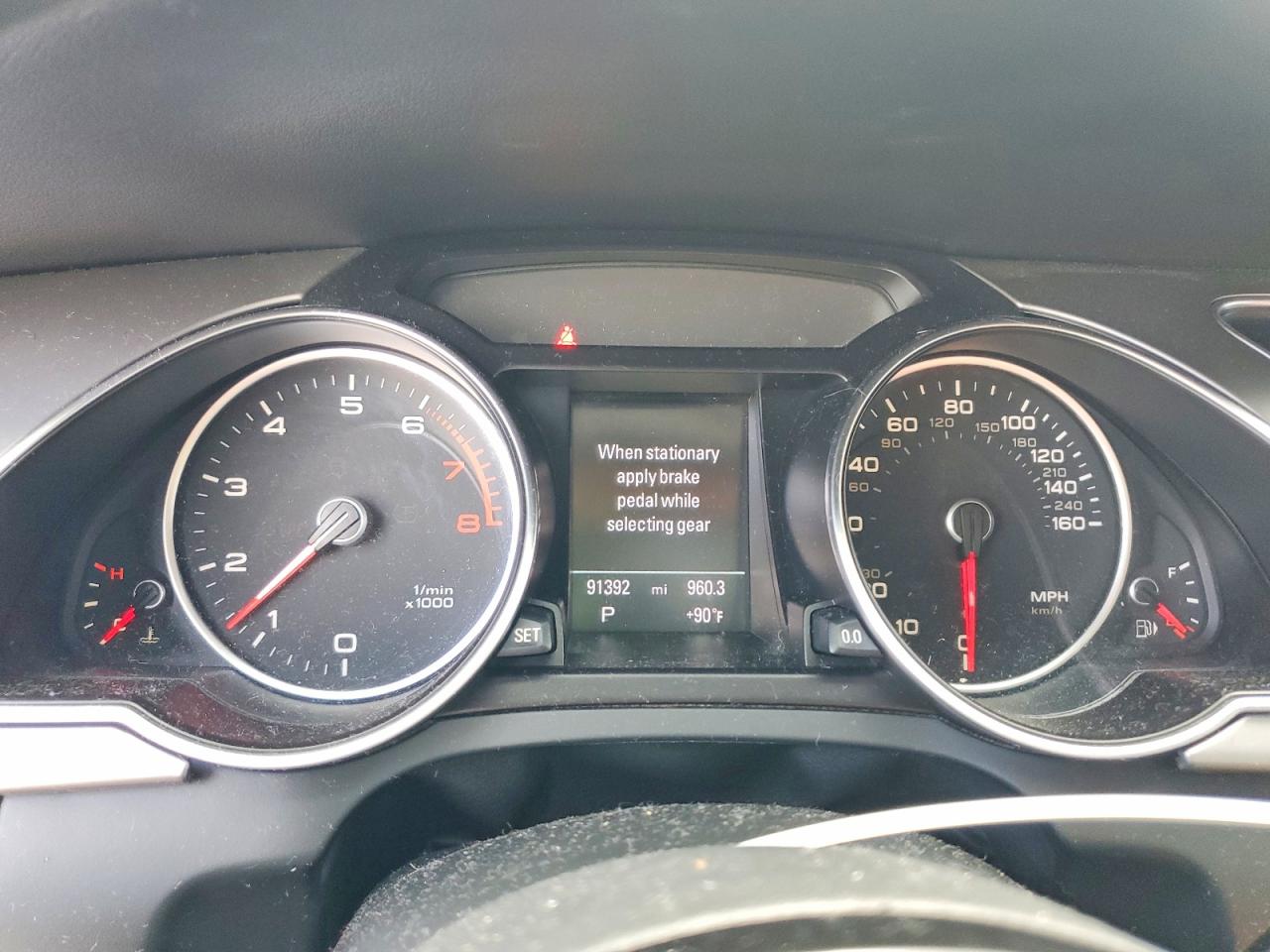 2013 Audi A5 Prestige Red vin: WAUTFAFH7DN007550