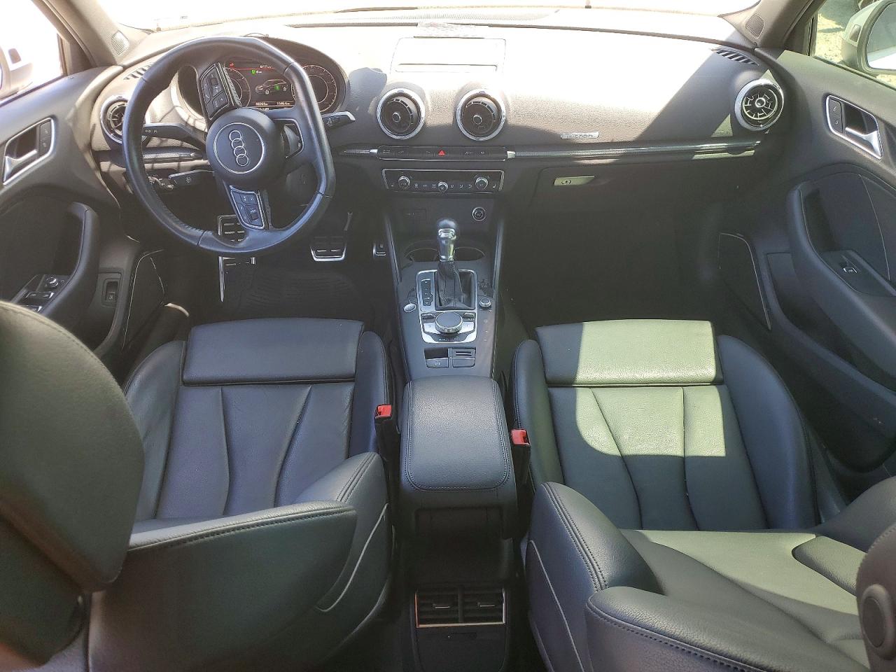 2018 Audi A3 E-tron Premium Plus White vin: WAUTPBFF0JA065293