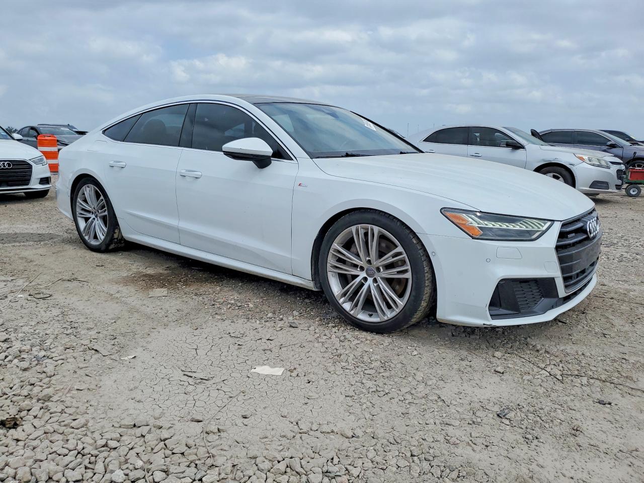 2019 Audi A7 Premium Plus S-line White vin: WAUU2AF20KN112407