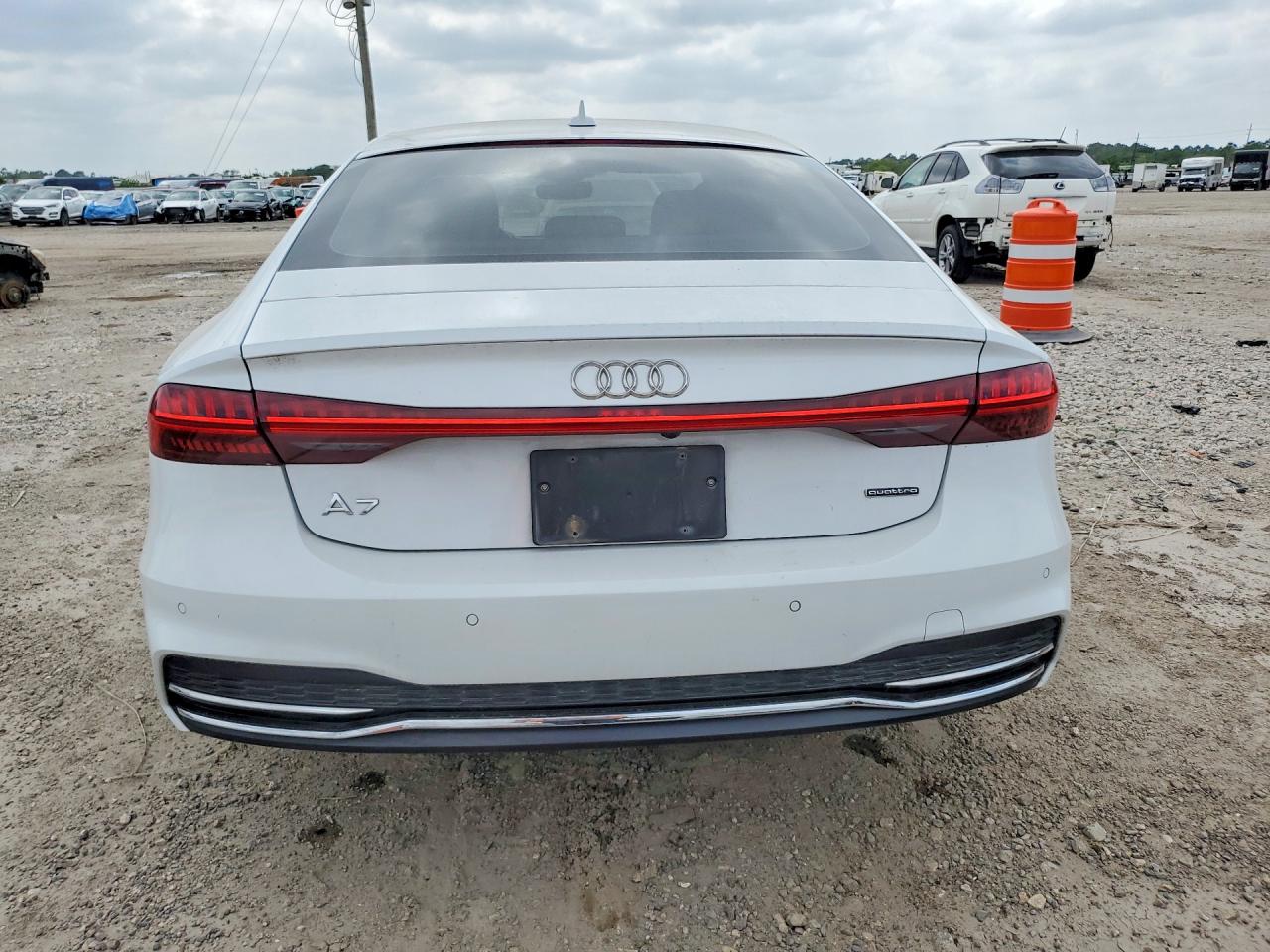 2019 Audi A7 Premium Plus S-line White vin: WAUU2AF20KN112407