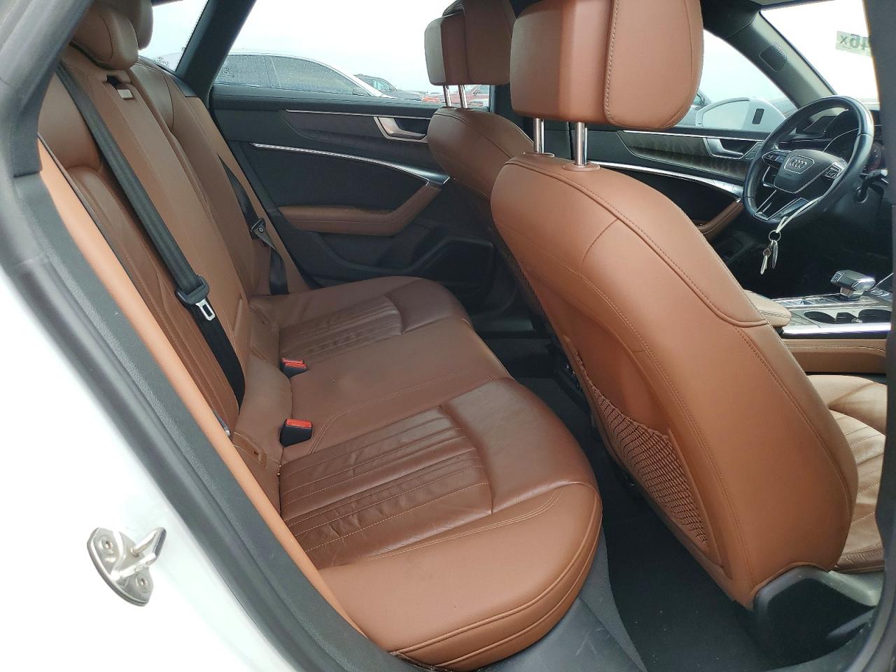 2019 Audi A7 Premium Plus S-line White vin: WAUU2AF20KN112407