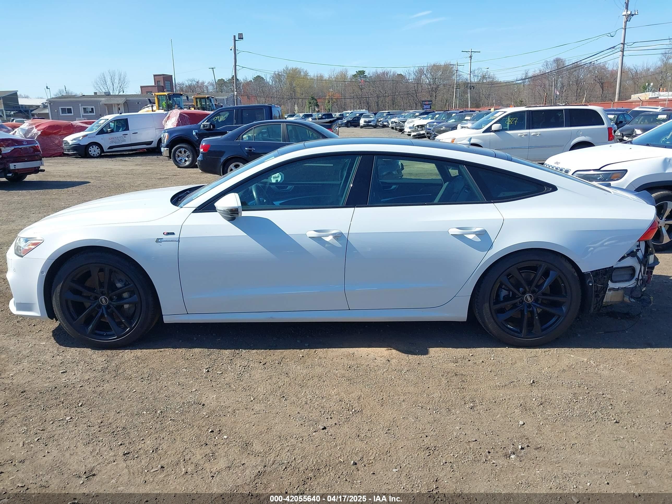 2023 Audi A7 Sportback Premium Plus 55 Tfsi E Quattro S Tronic White vin: WAUU2BF24PN040320