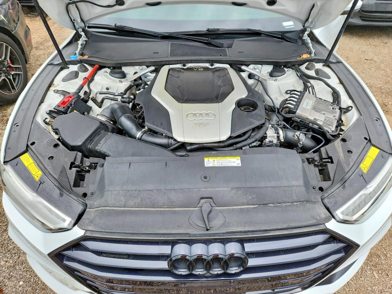 2019 Audi A7 Prestige S-line White vin: WAUV2AF21KN031386