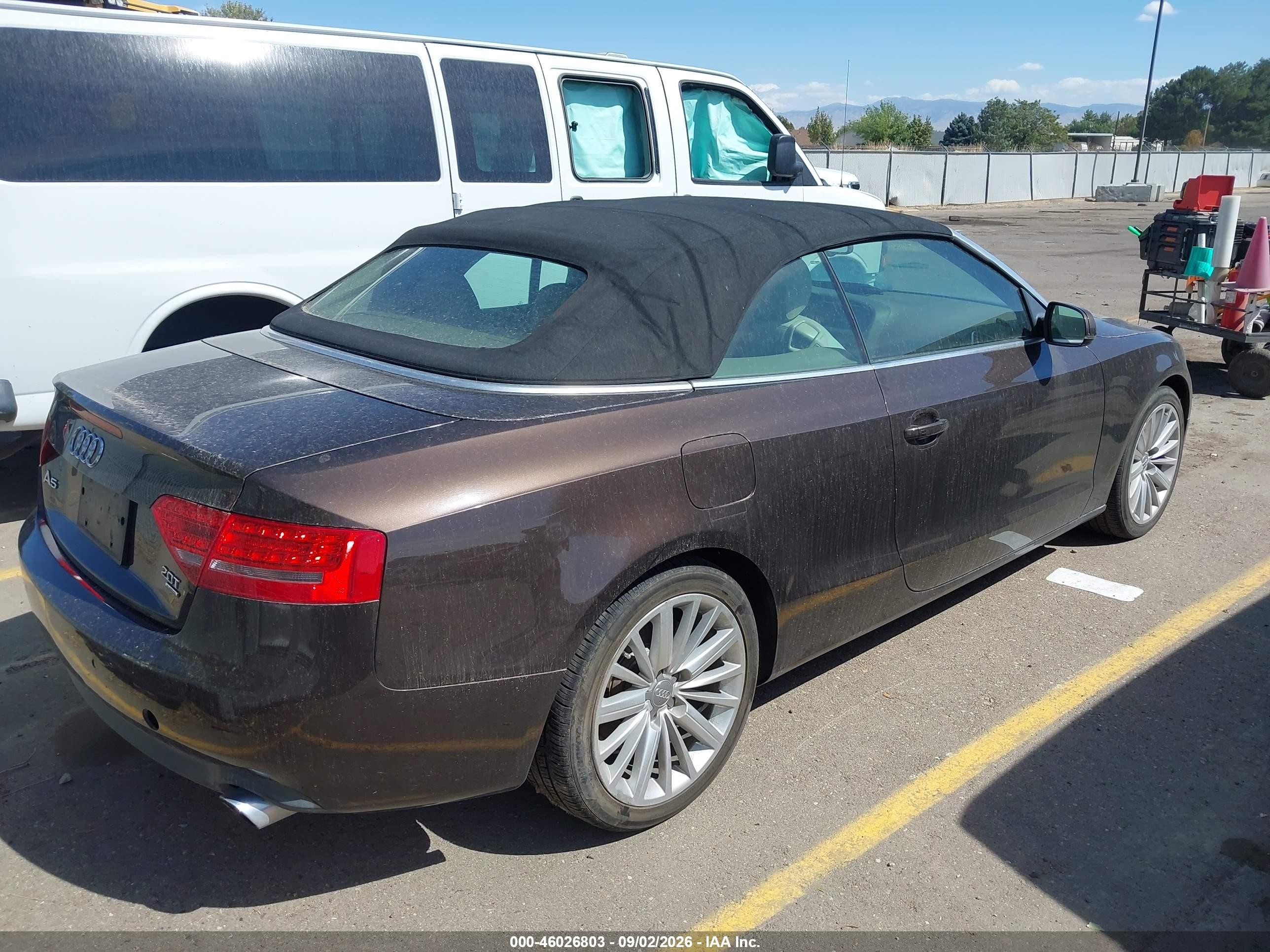 2011 Audi A5 2.0t Premium Коричневый vin: WAUVFAFH4BN019208