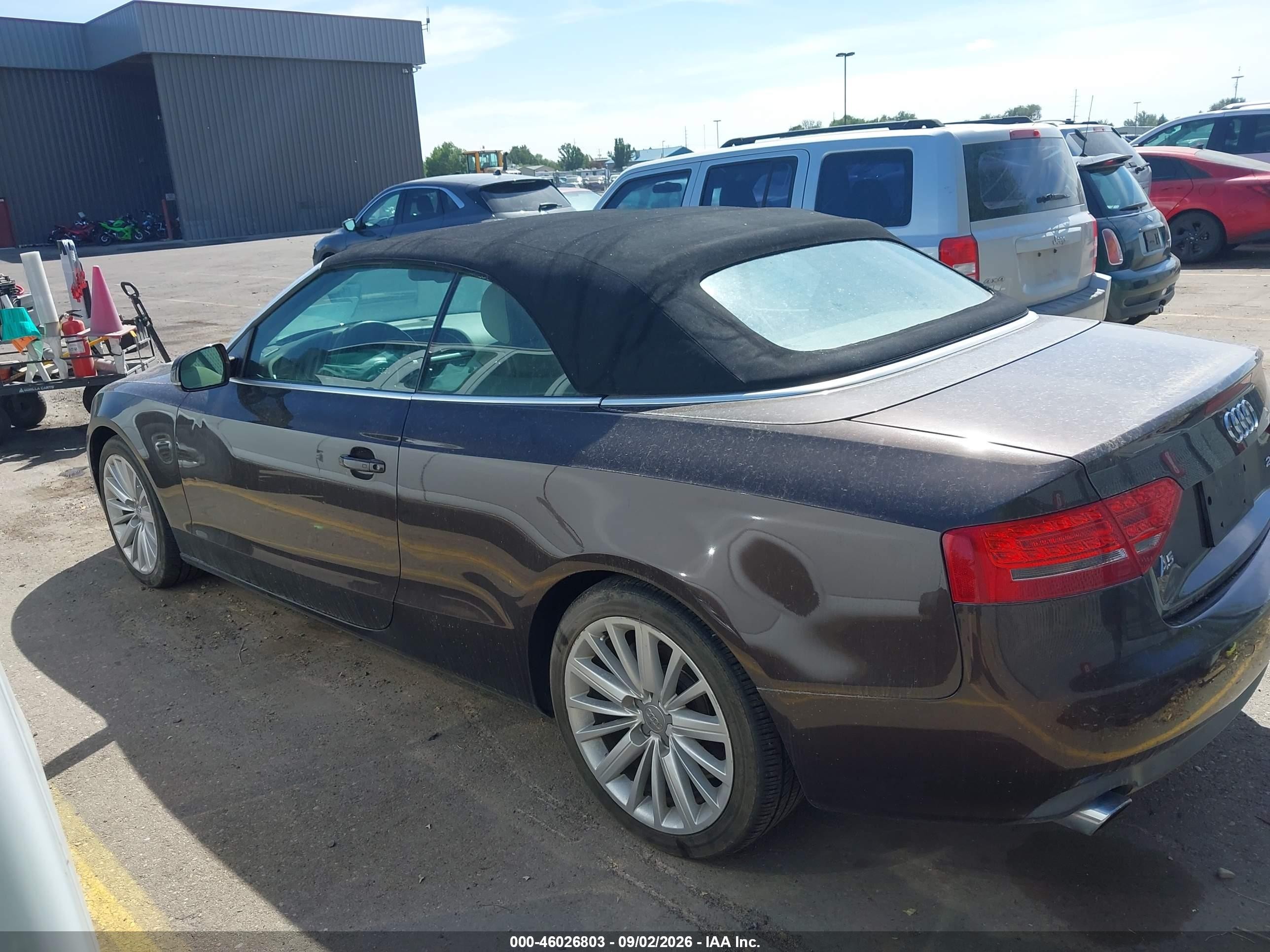 2011 Audi A5 2.0t Premium Коричневый vin: WAUVFAFH4BN019208
