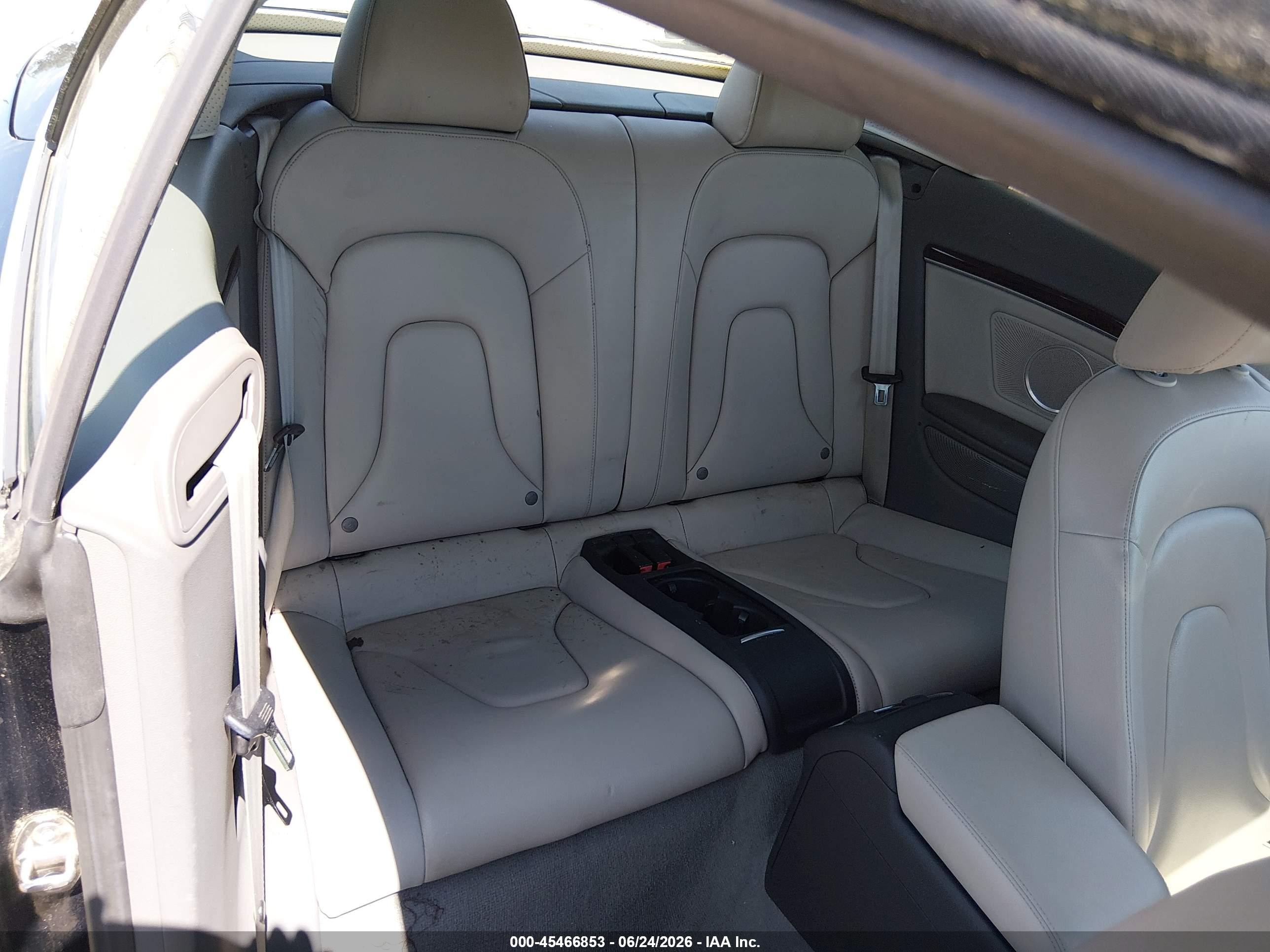 2010 Audi A5 2.0t Premium Black vin: WAUVFAFH8AN018299