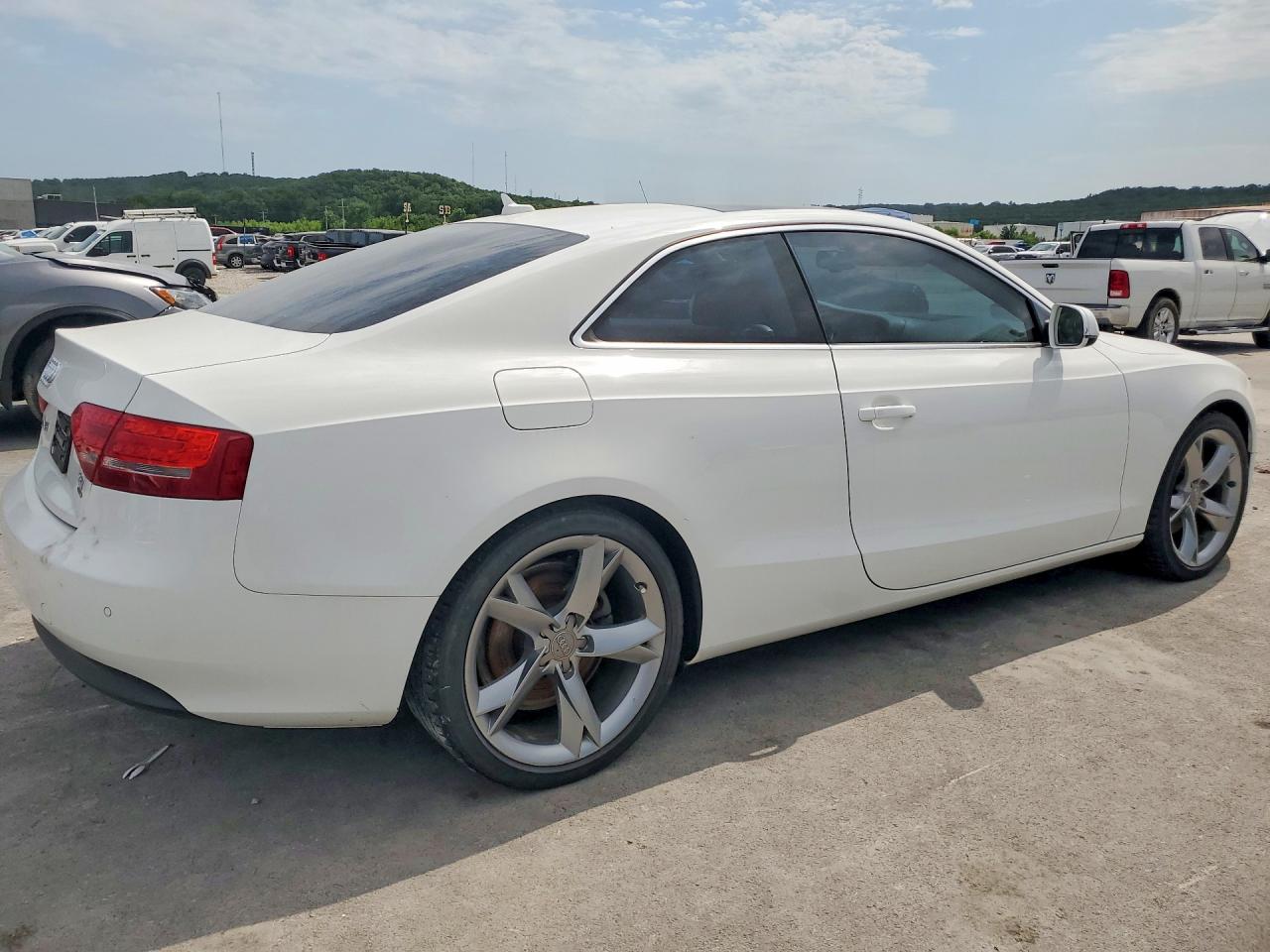 2011 Audi A5 Prestige White vin: WAUVFAFR0BA074156