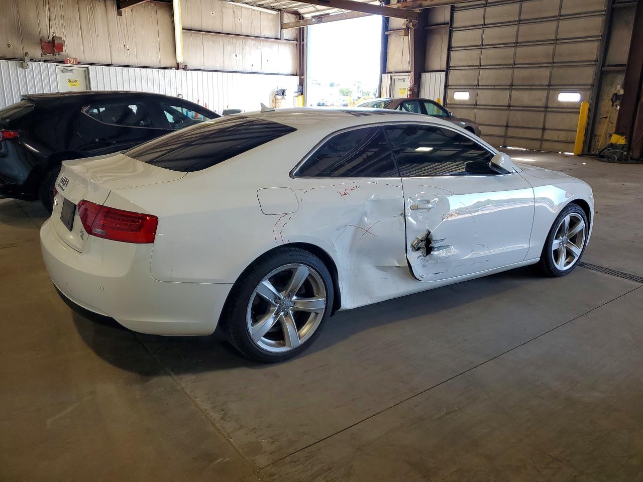 2013 Audi A5 Prestige Белый vin: WAUVFAFR4DA042202
