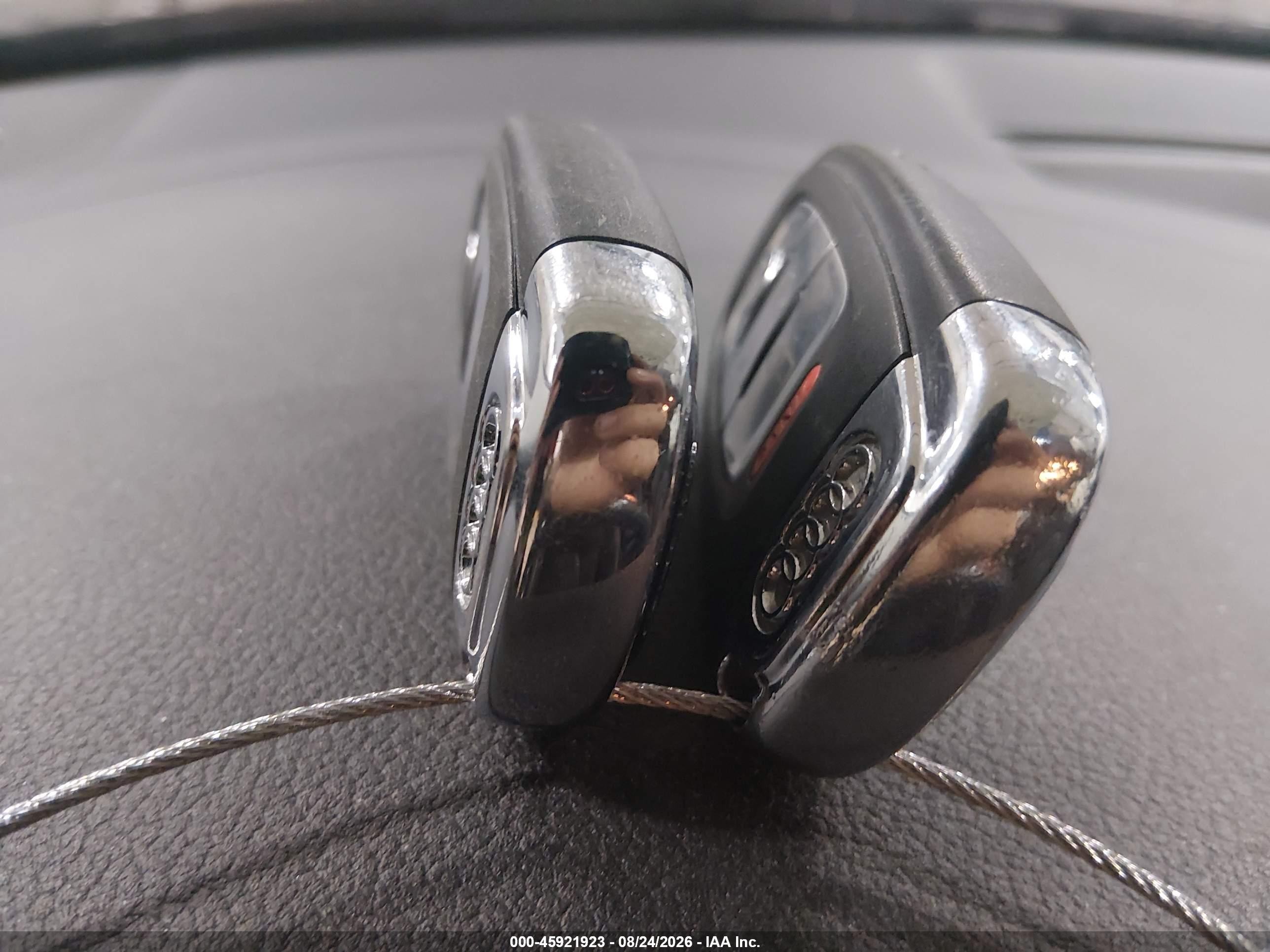 2012 Audi A5 2.0t Prestige Черный vin: WAUVFAFR7CA019673
