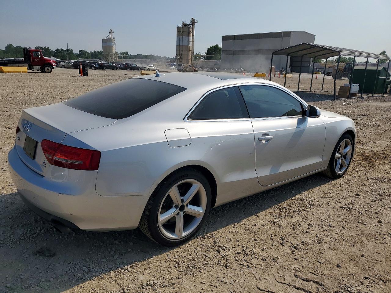 2010 Audi A5 Prestige Silver vin: WAUVKAFR7AA006155