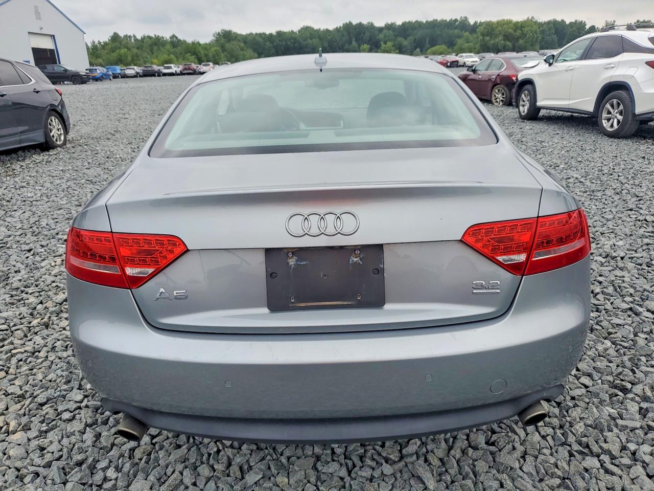2010 Audi A5 Prestige Silver vin: WAUVKAFR8AA009517