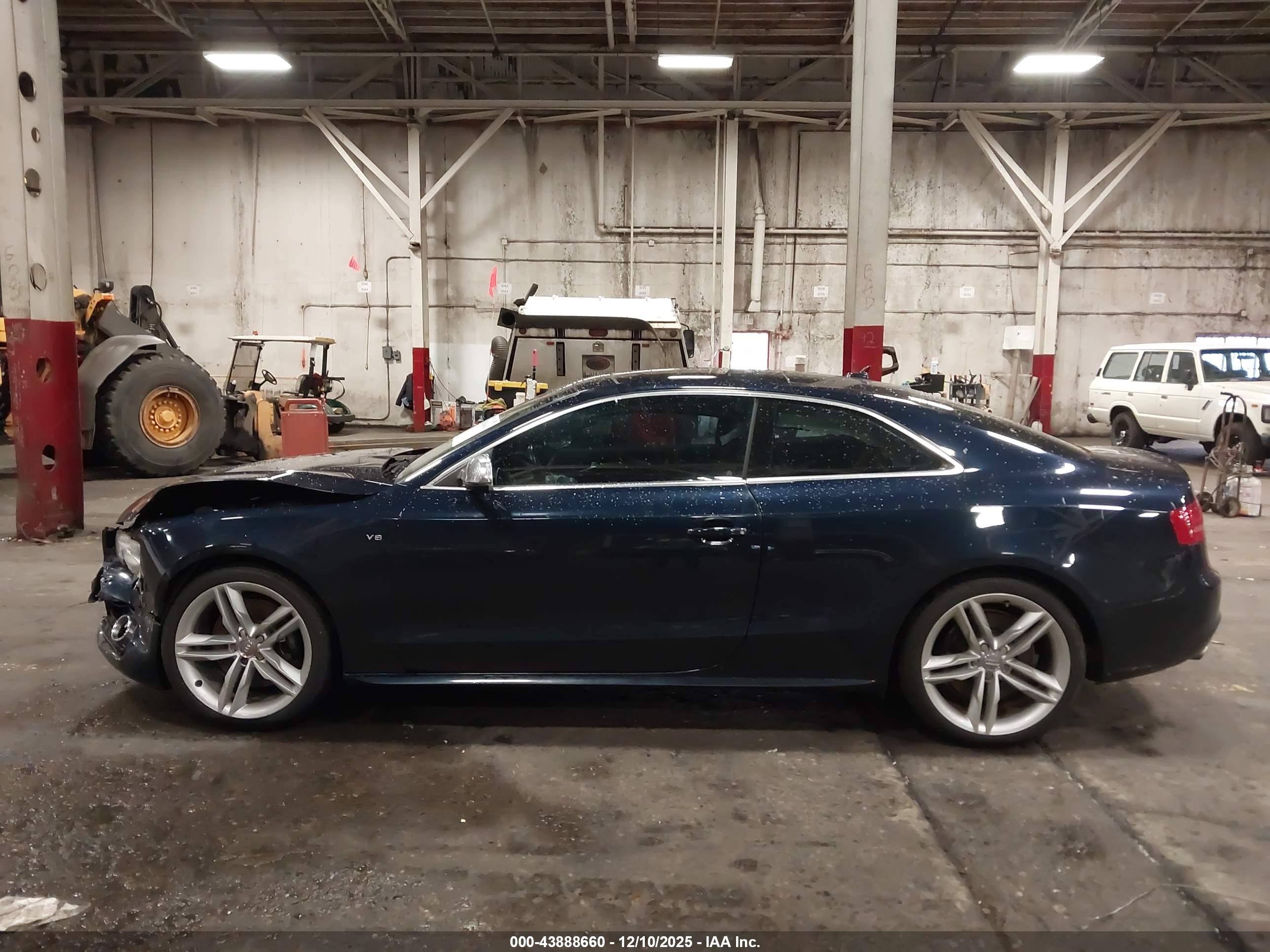 2010 Audi S5 4.2 Premium Plus Blue vin: WAUVVAFR0AA035620
