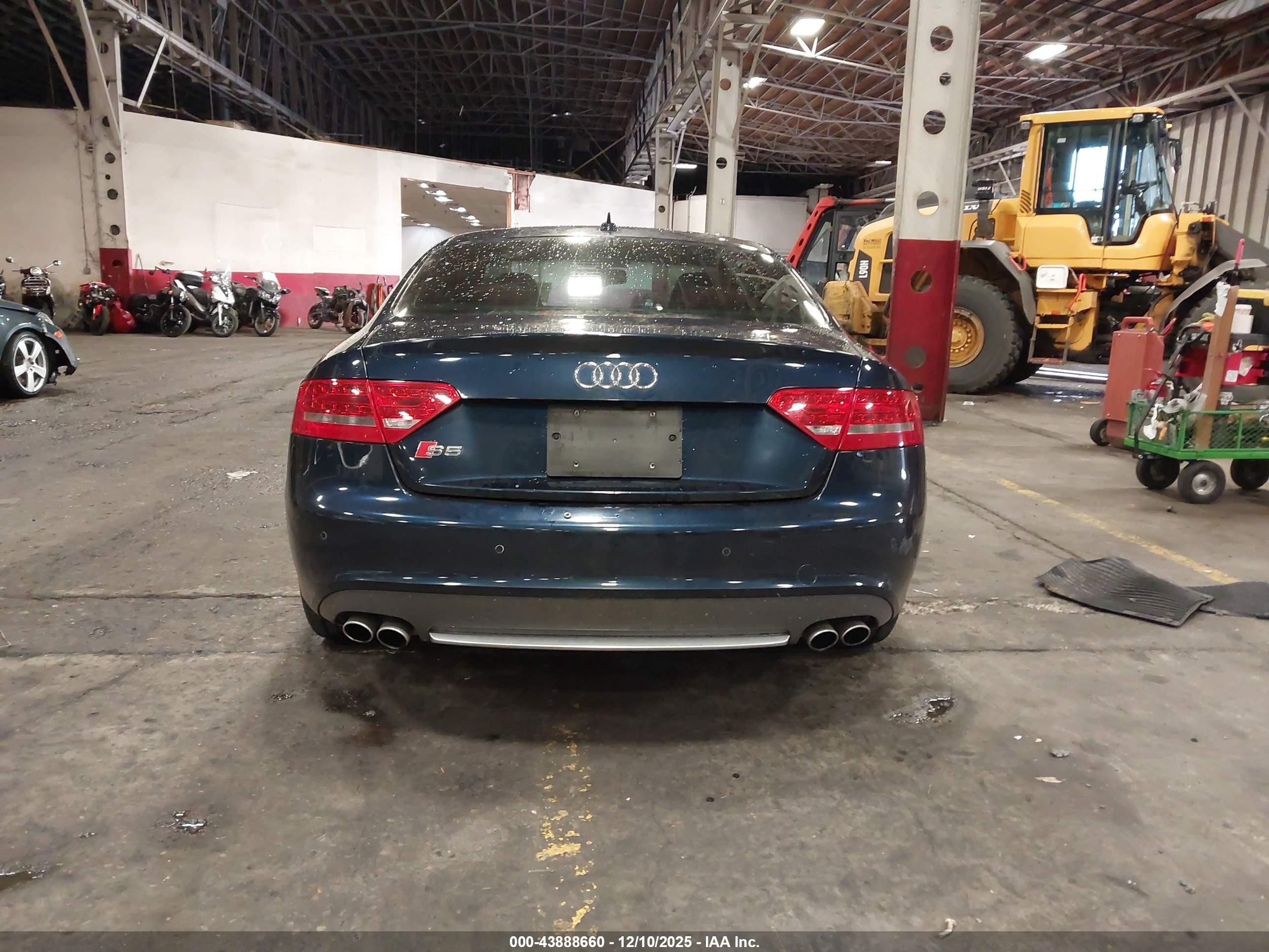 2010 Audi S5 4.2 Premium Plus Blue vin: WAUVVAFR0AA035620