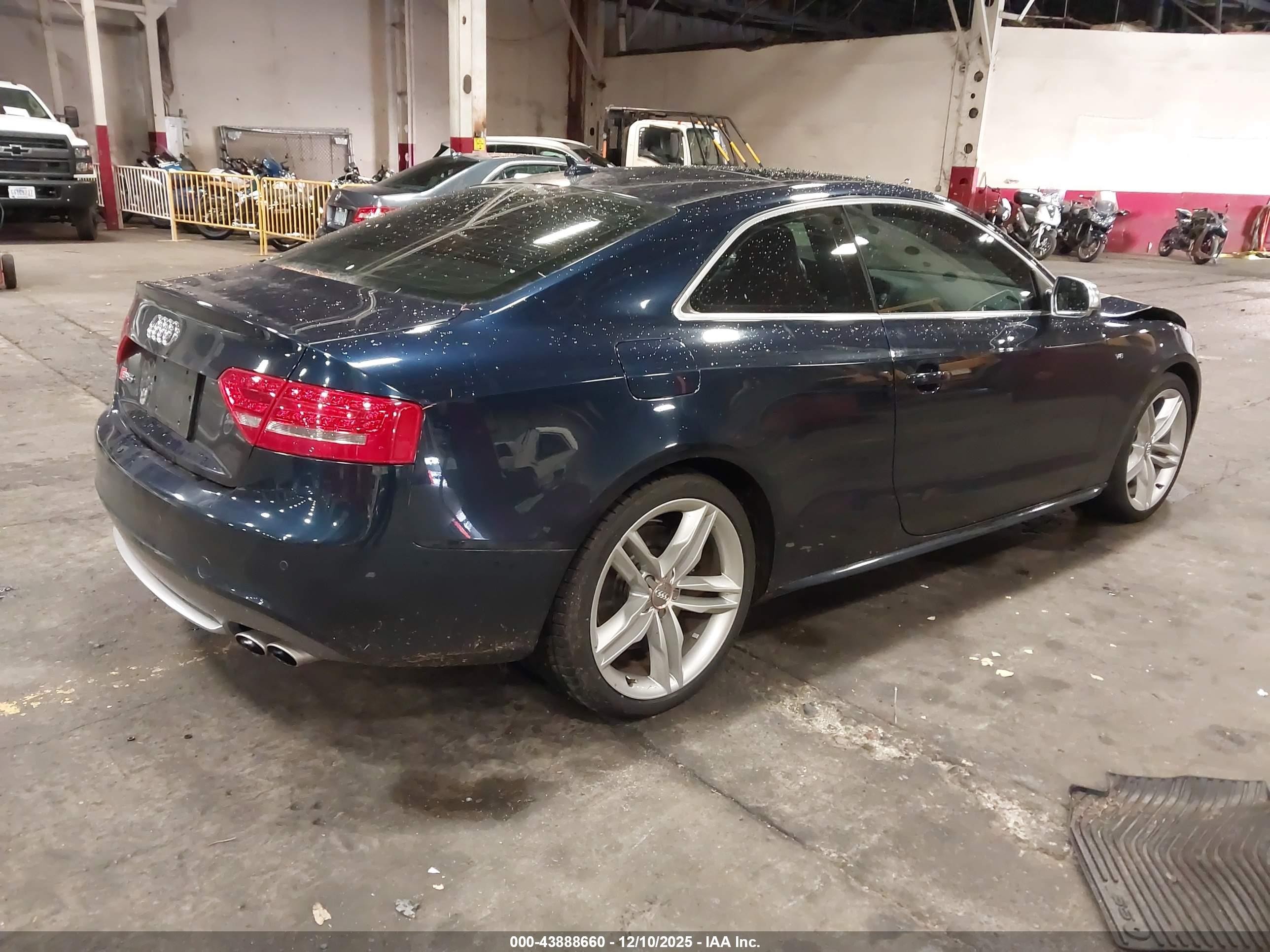2010 Audi S5 4.2 Premium Plus Blue vin: WAUVVAFR0AA035620