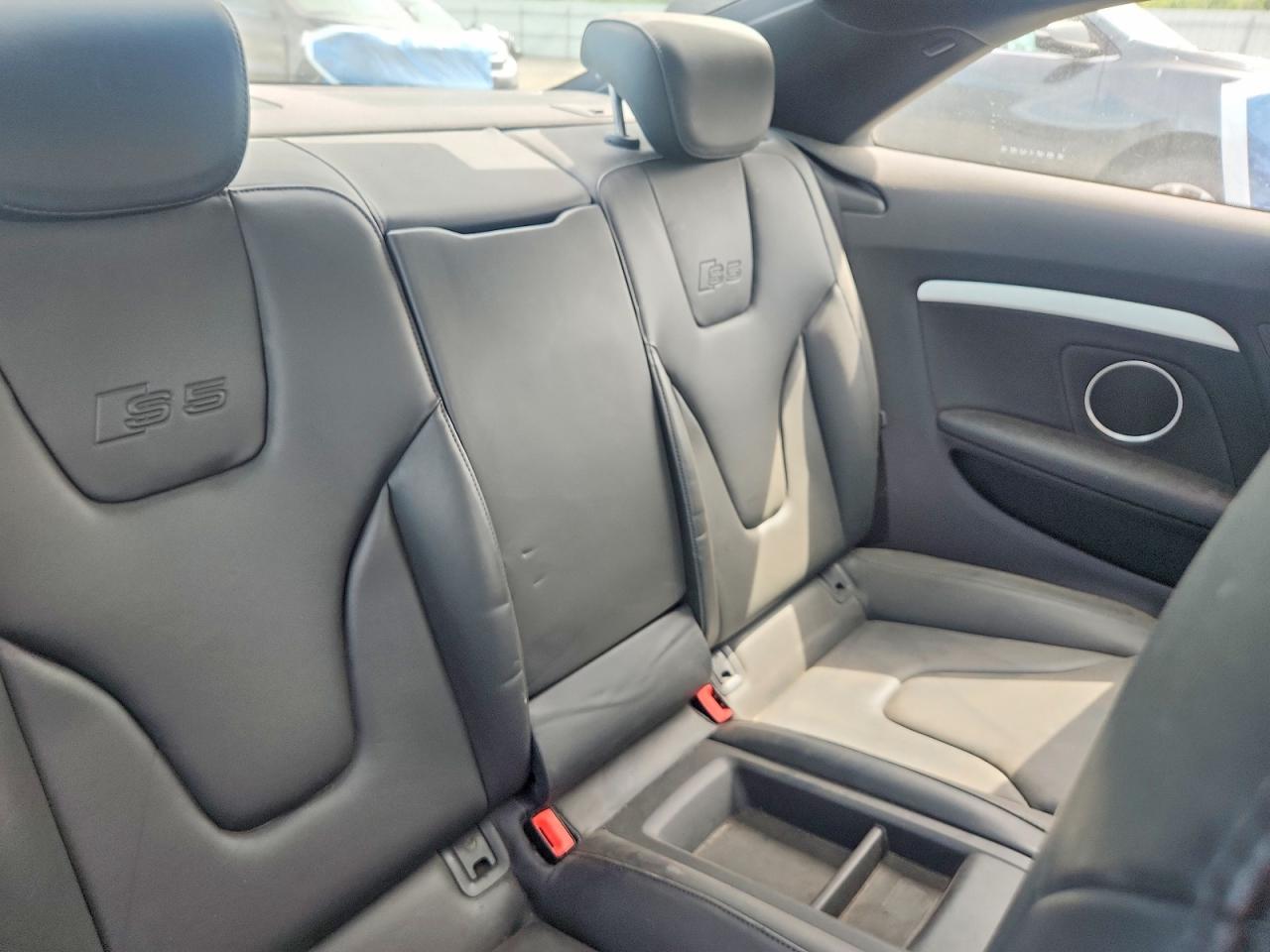 2010 Audi S5 Prestige Silver vin: WAUVVAFR1AA007700