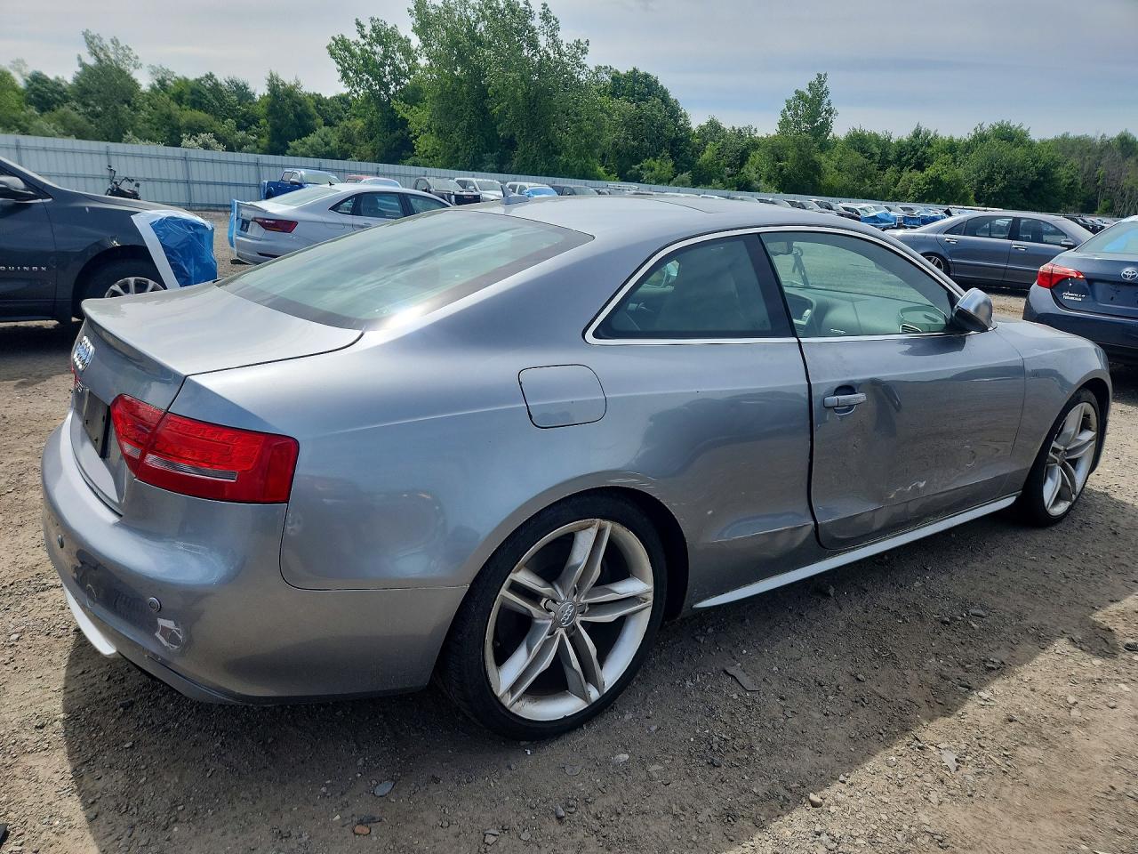 2010 Audi S5 Prestige Silver vin: WAUVVAFR1AA007700