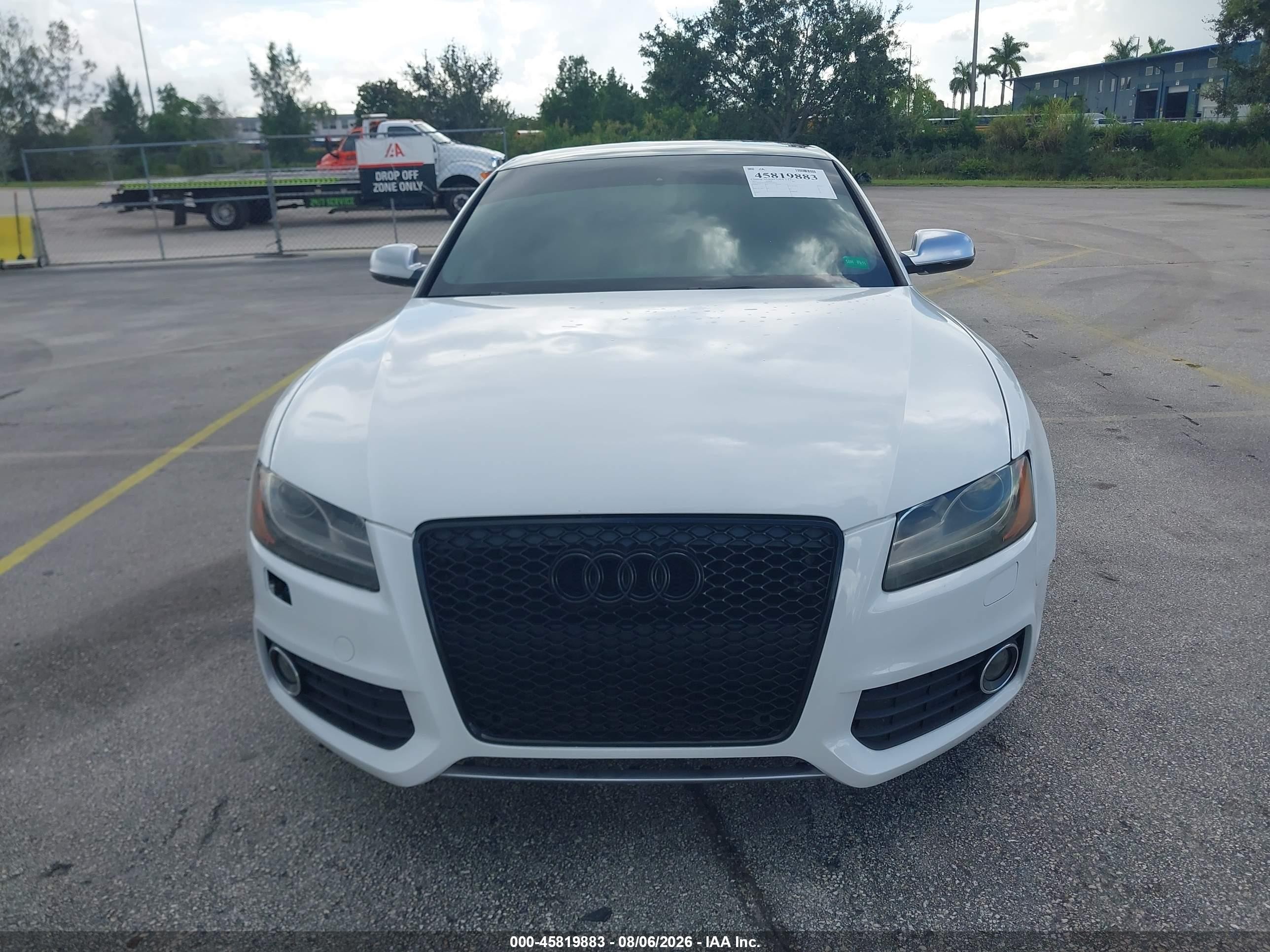 2011 Audi S5 4.2 Premium Plus White vin: WAUVVAFR1BA072614