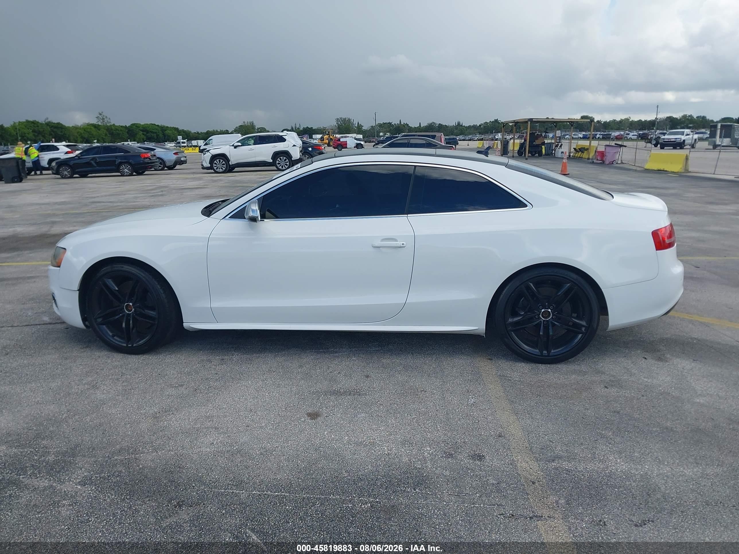 2011 Audi S5 4.2 Premium Plus White vin: WAUVVAFR1BA072614