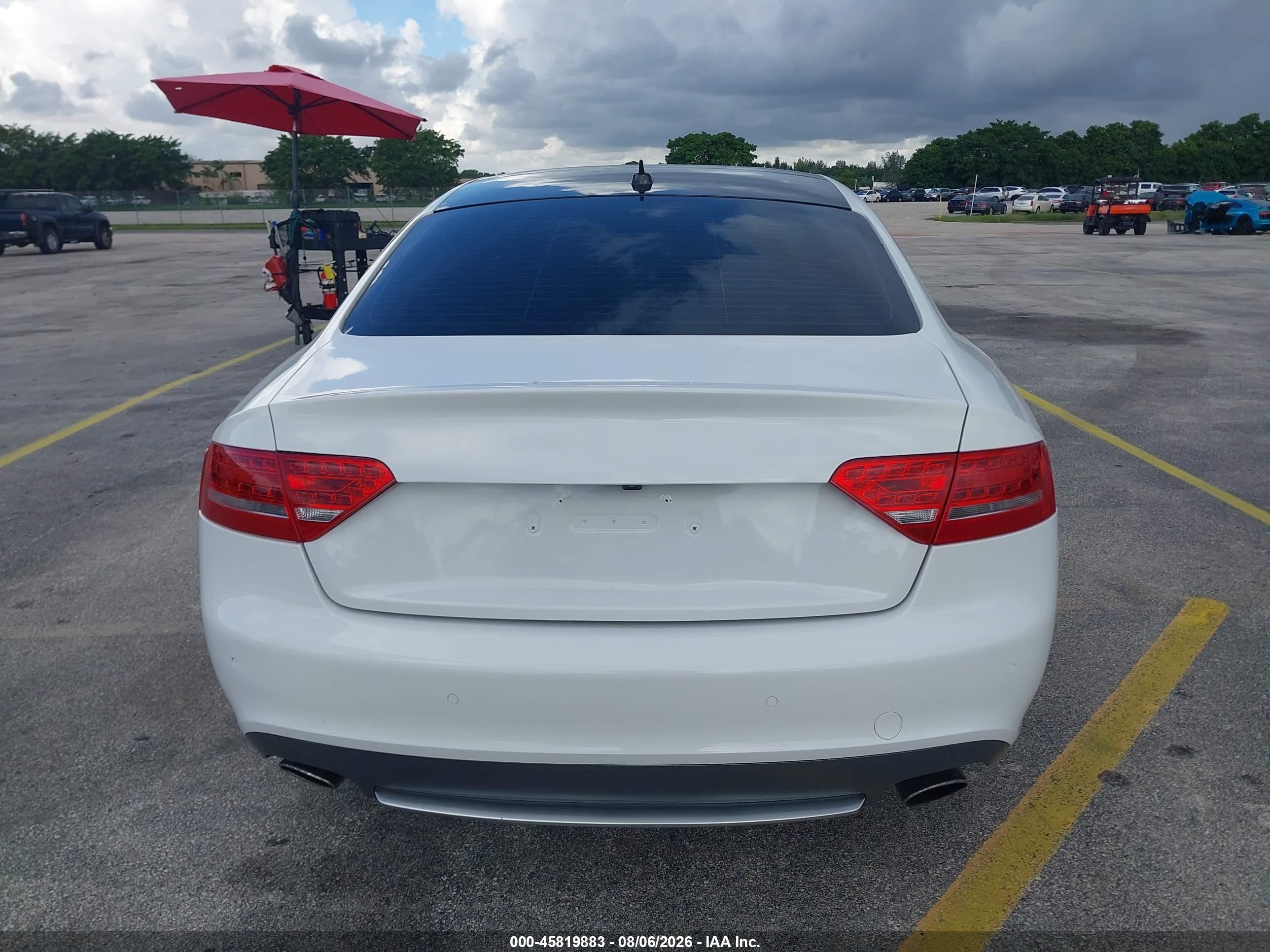 2011 Audi S5 4.2 Premium Plus White vin: WAUVVAFR1BA072614
