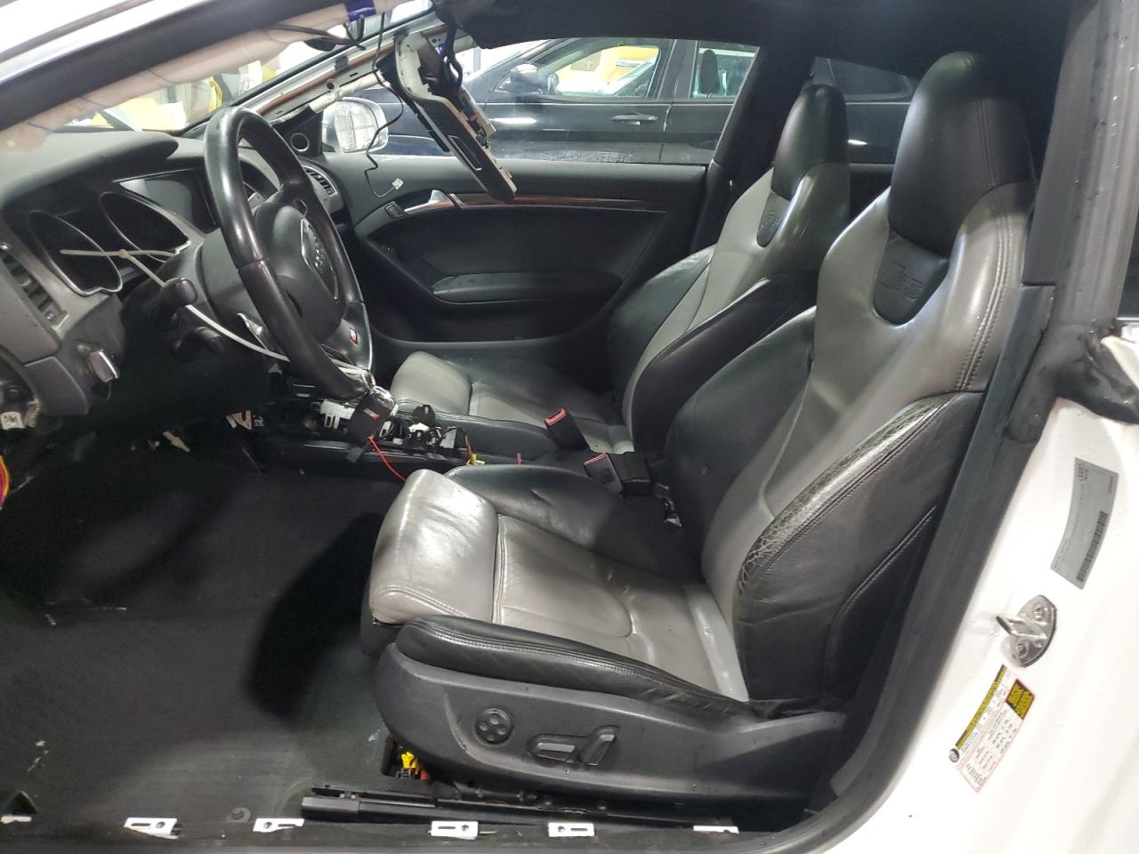 2011 Audi S5 Prestige Белый vin: WAUVVAFR5BA015784