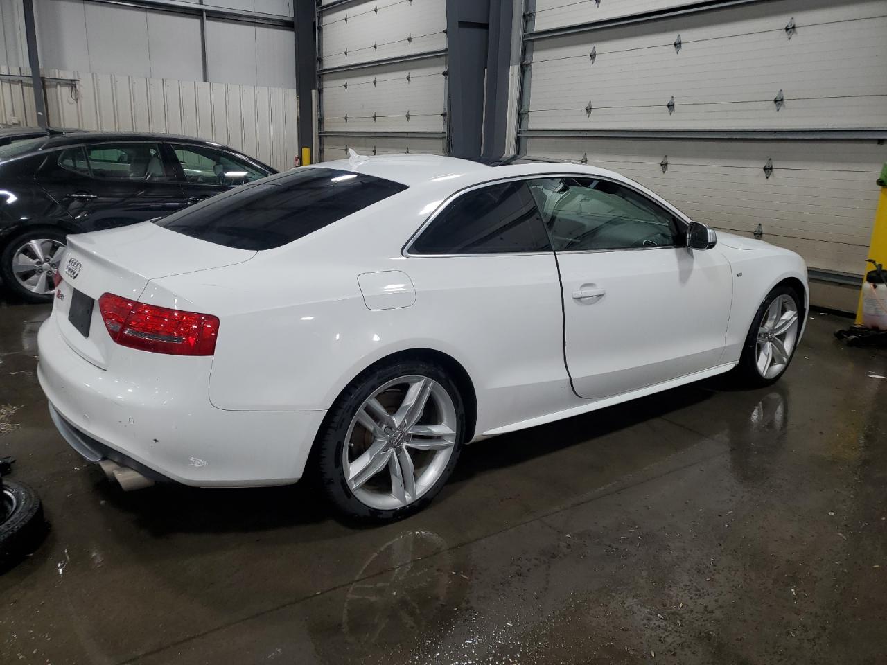 2011 Audi S5 Prestige Белый vin: WAUVVAFR5BA015784