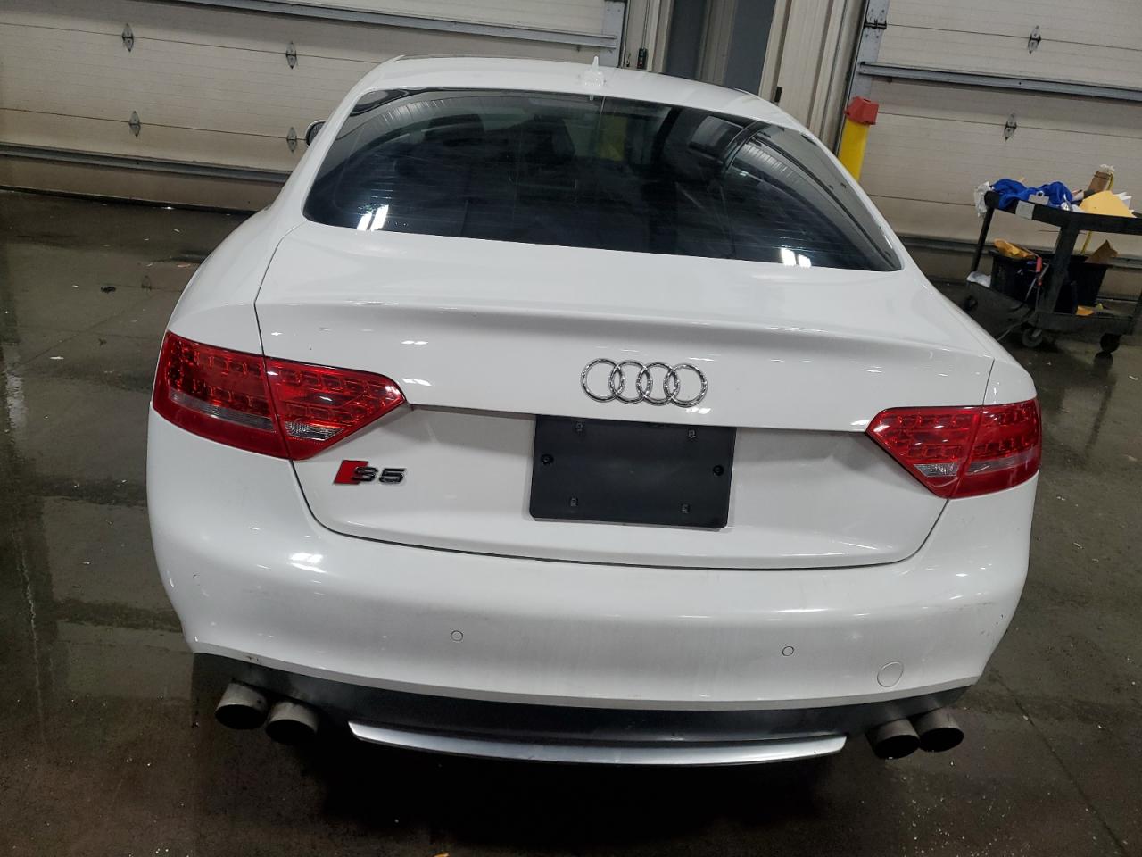 2011 Audi S5 Prestige Белый vin: WAUVVAFR5BA015784