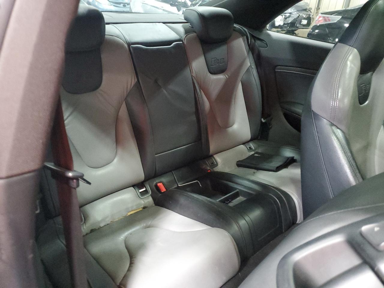 2011 Audi S5 Prestige Белый vin: WAUVVAFR5BA015784