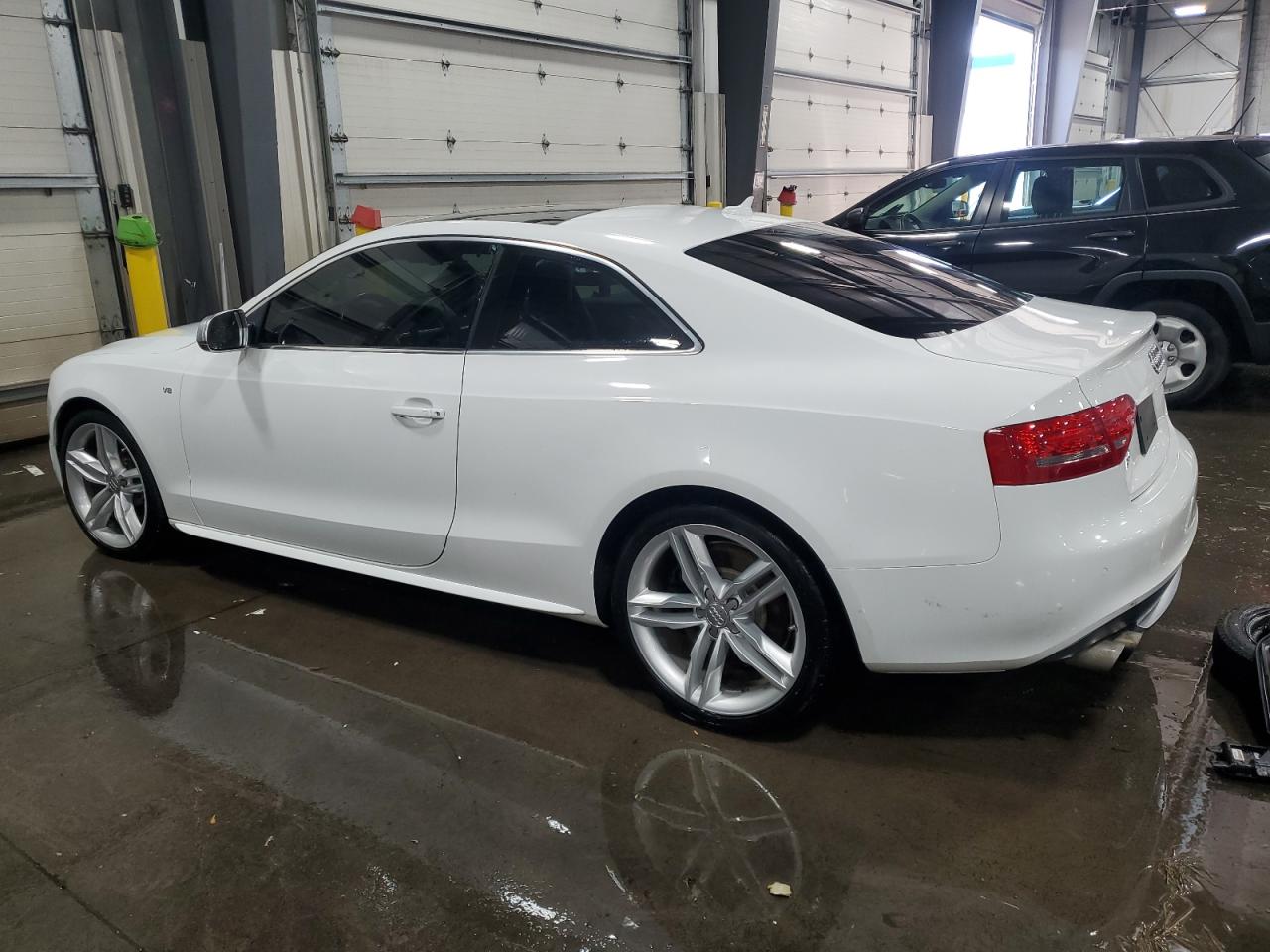 2011 Audi S5 Prestige Белый vin: WAUVVAFR5BA015784