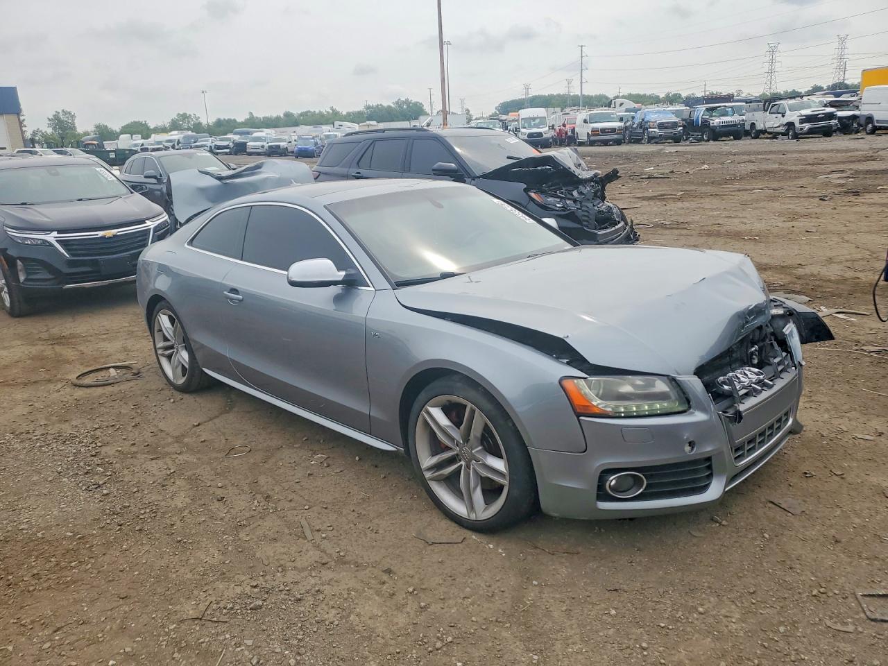 2010 Audi S5 Prestige Серебряный vin: WAUVVAFR8AA065593