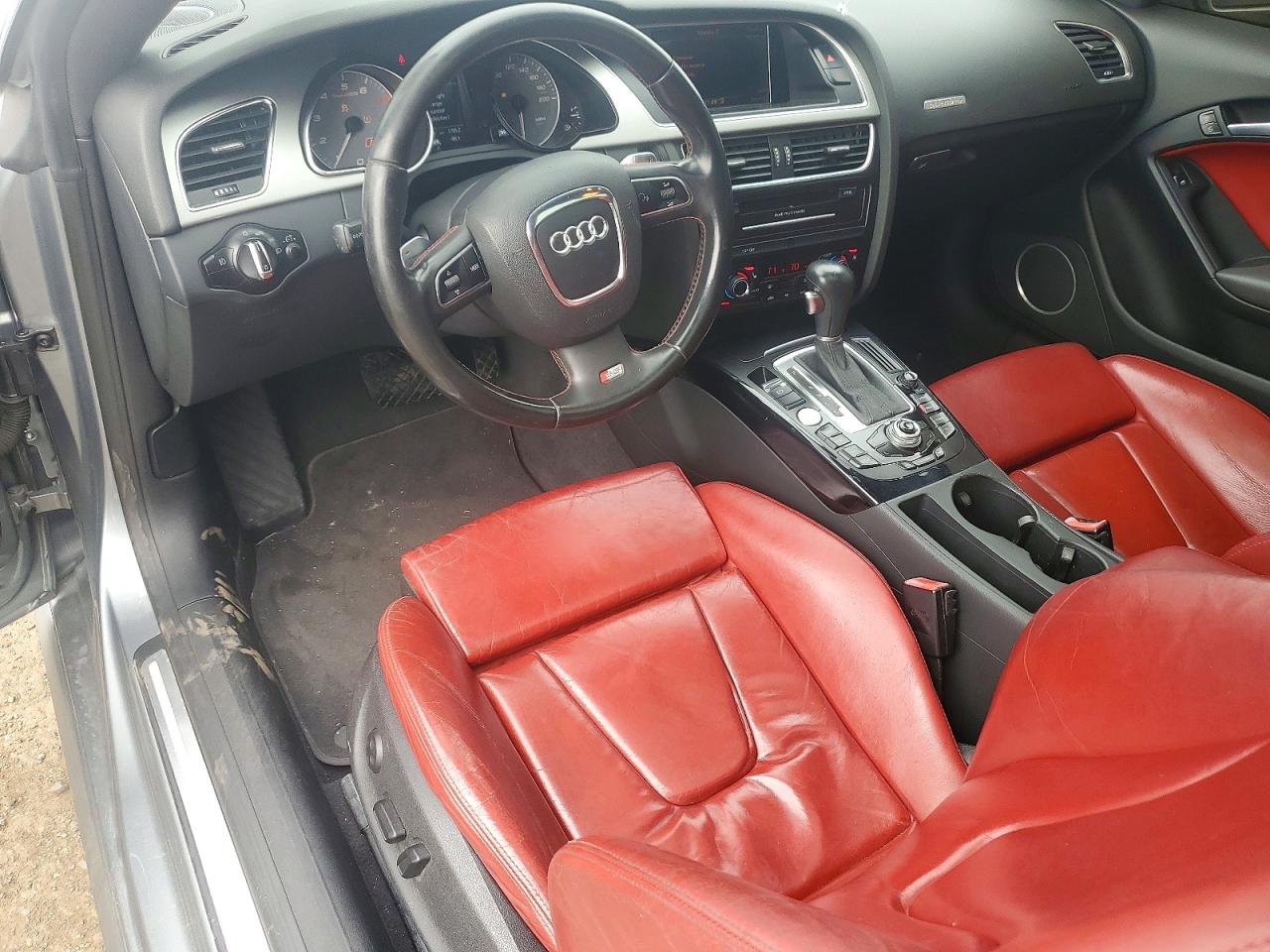 2010 Audi S5 Prestige Серебряный vin: WAUVVAFR8AA065593