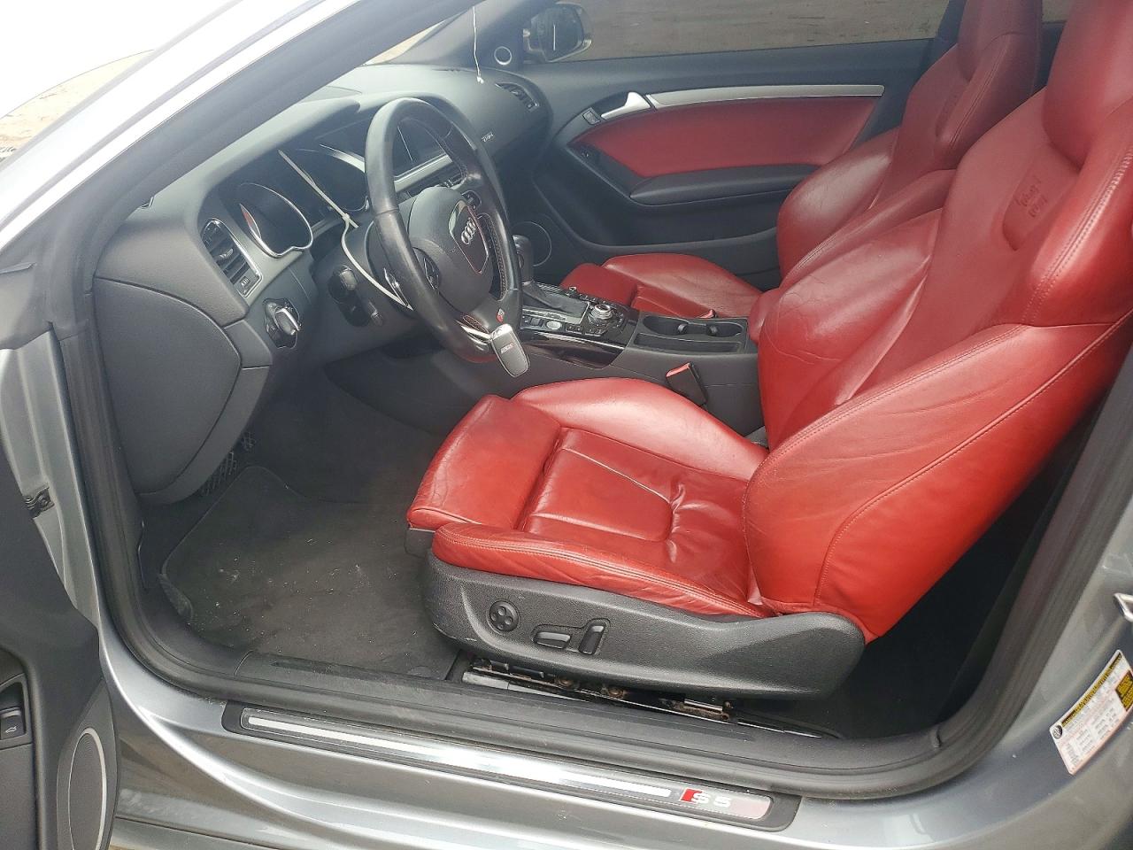 2010 Audi S5 Prestige Серебряный vin: WAUVVAFR8AA065593