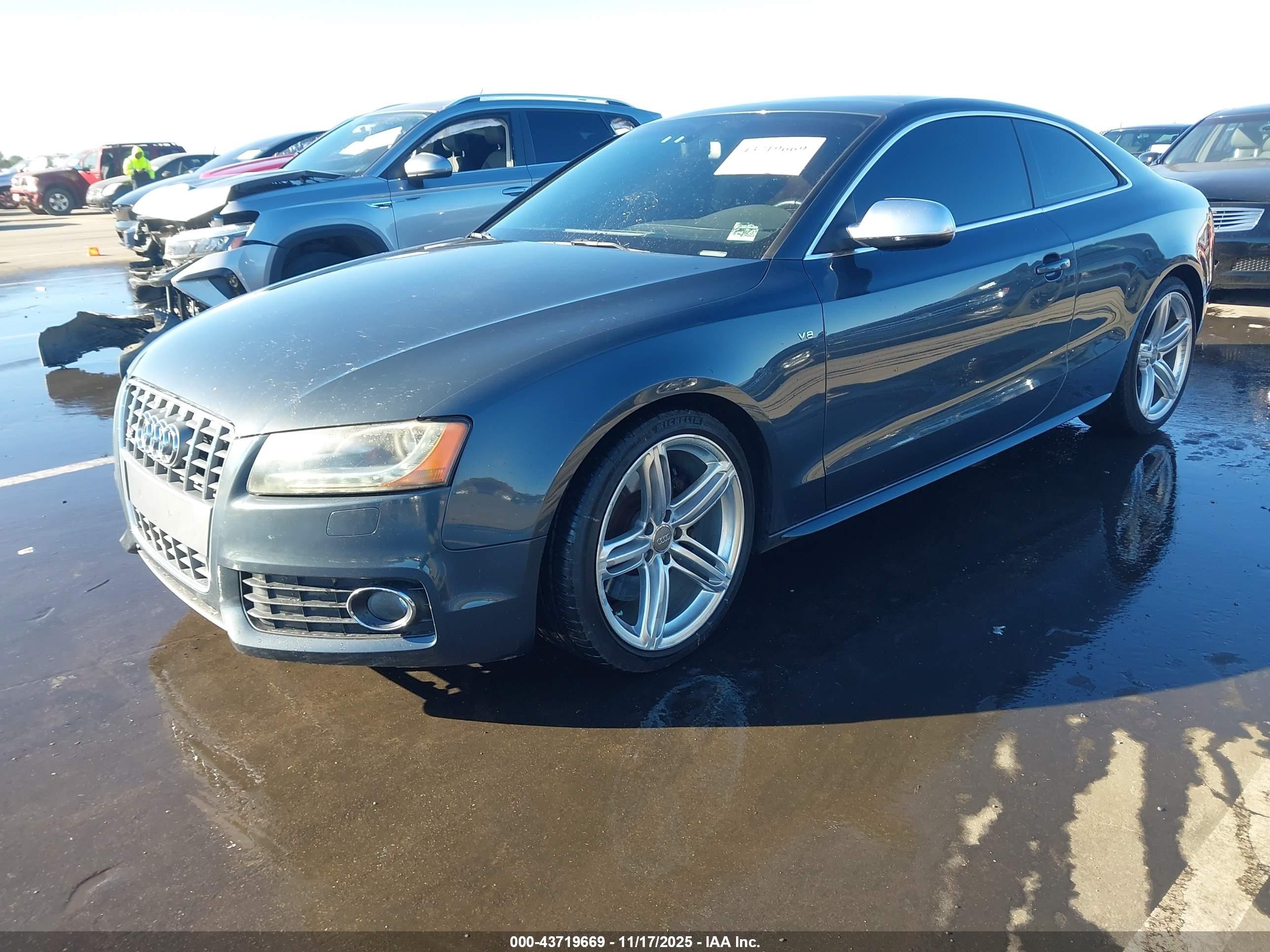 2011 Audi S5 4.2 Premium Plus Gray vin: WAUVVAFRXBA037425