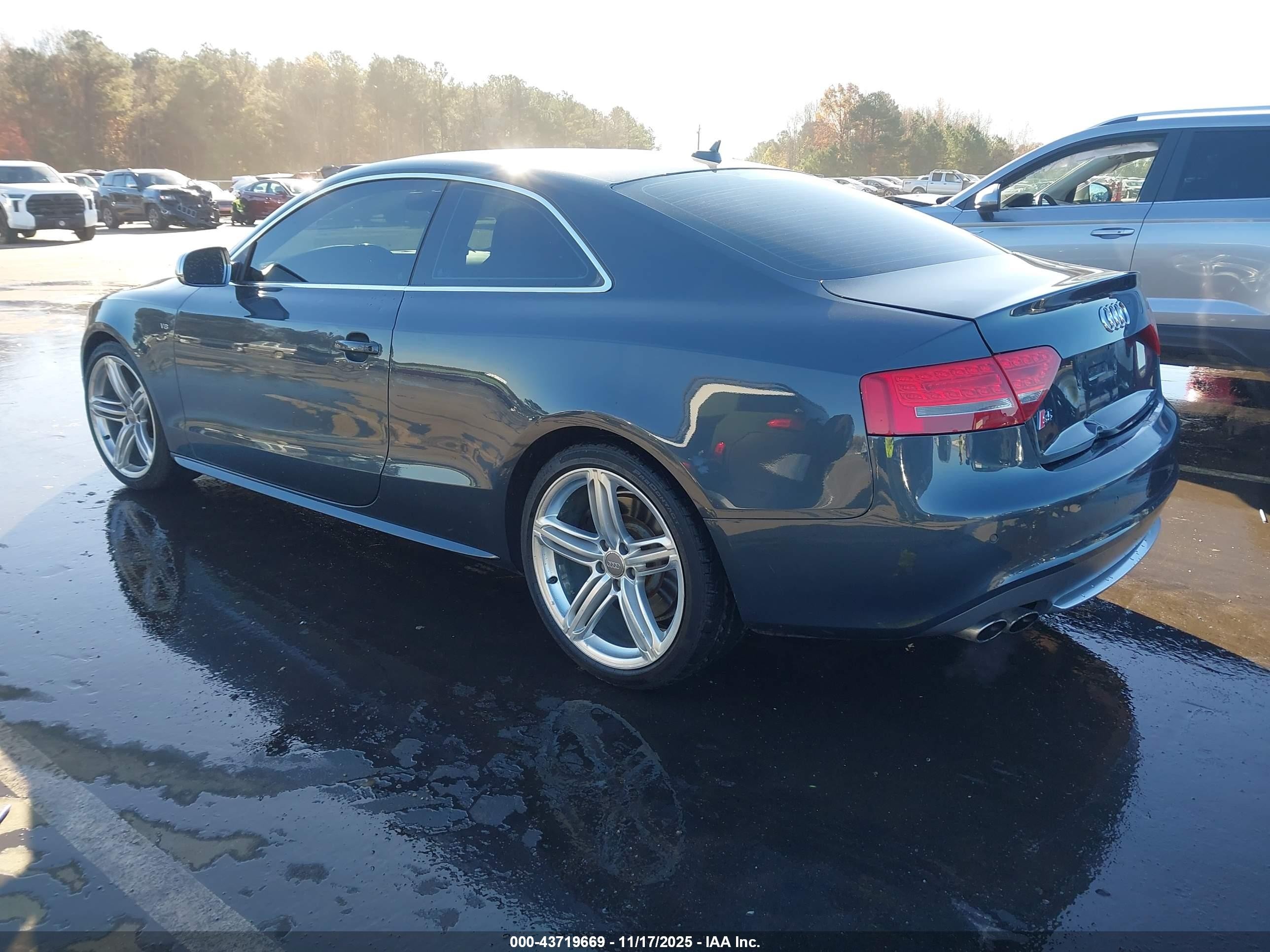 2011 Audi S5 4.2 Premium Plus Gray vin: WAUVVAFRXBA037425