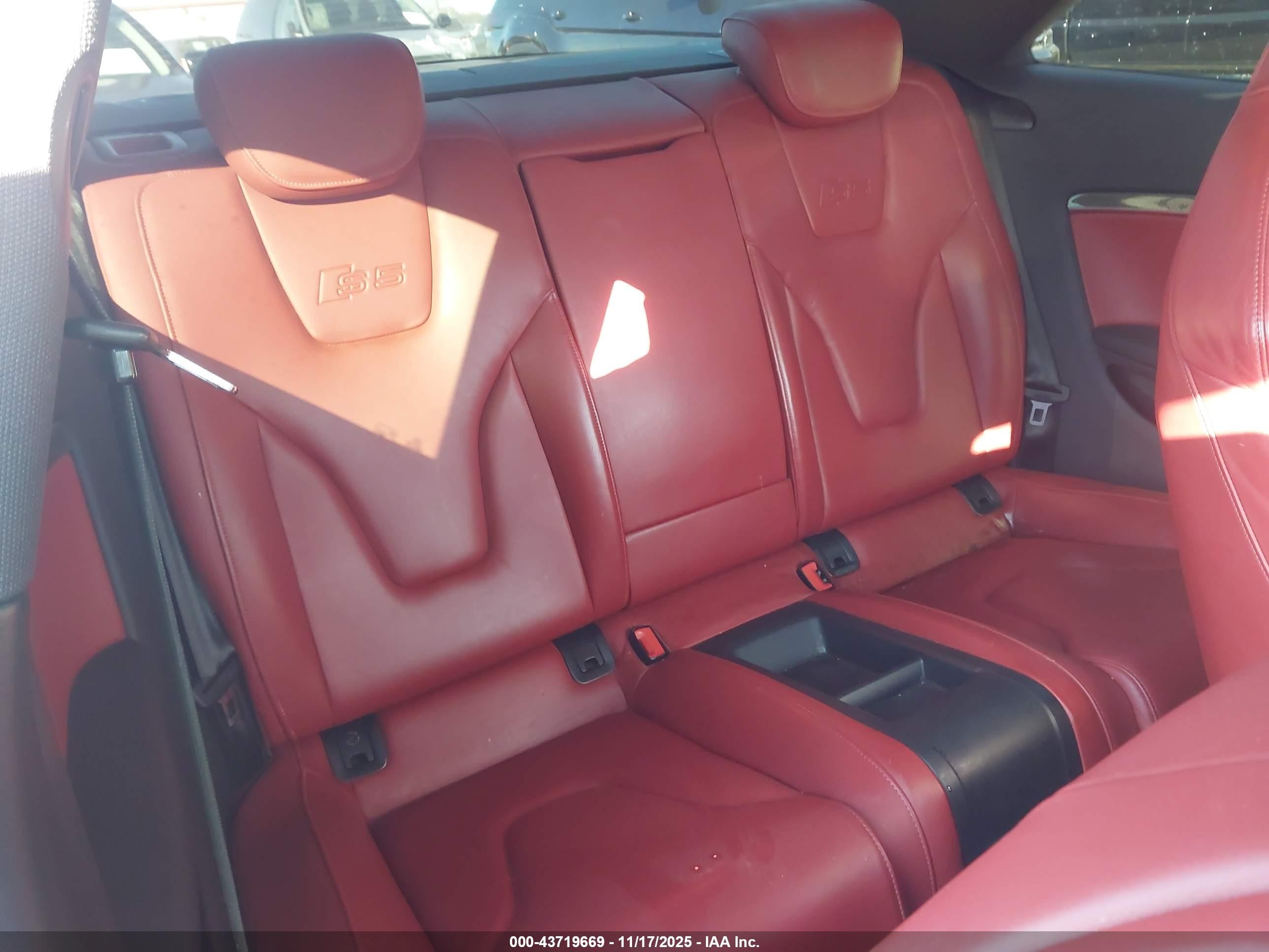 2011 Audi S5 4.2 Premium Plus Gray vin: WAUVVAFRXBA037425