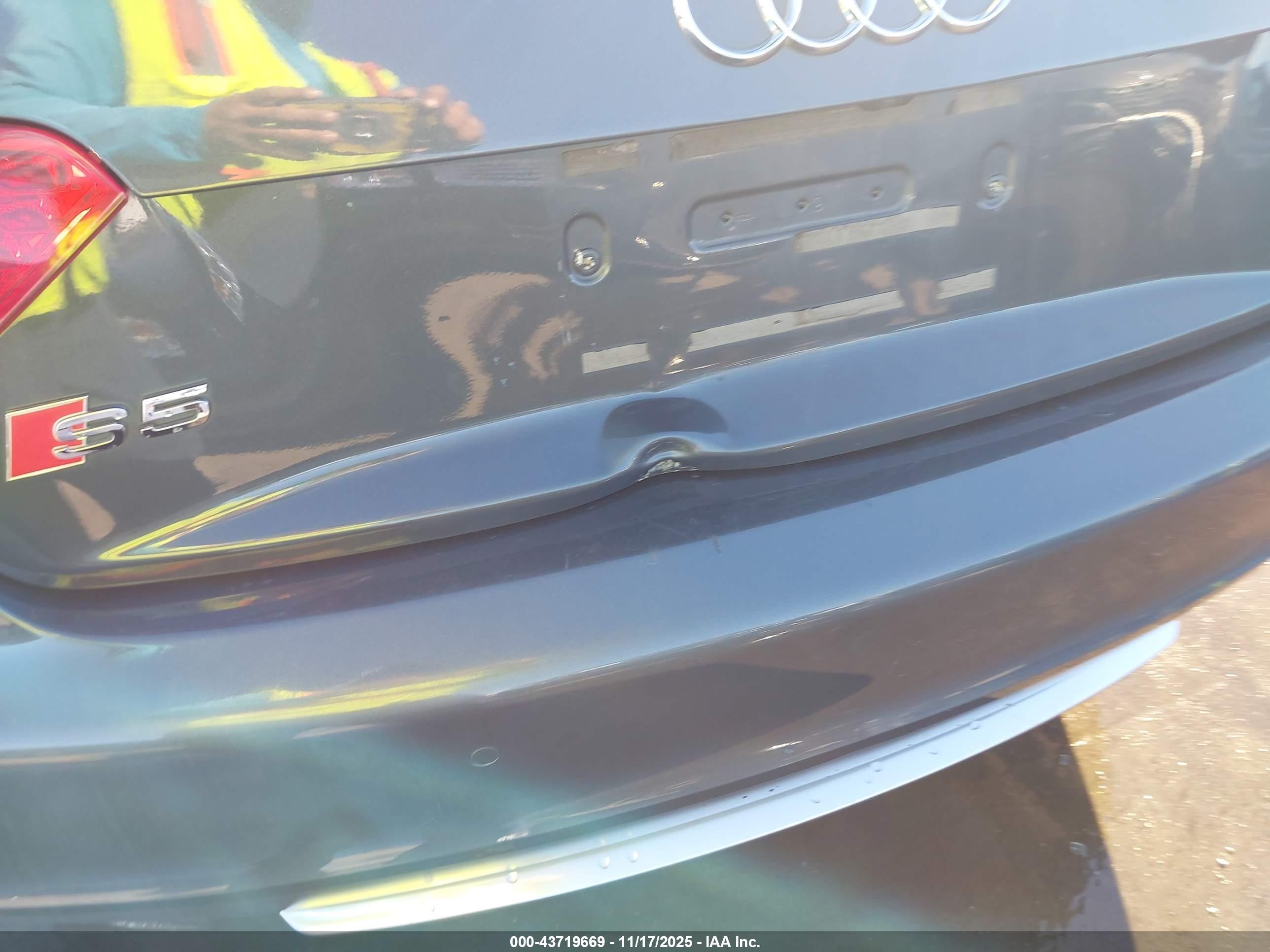 2011 Audi S5 4.2 Premium Plus Gray vin: WAUVVAFRXBA037425