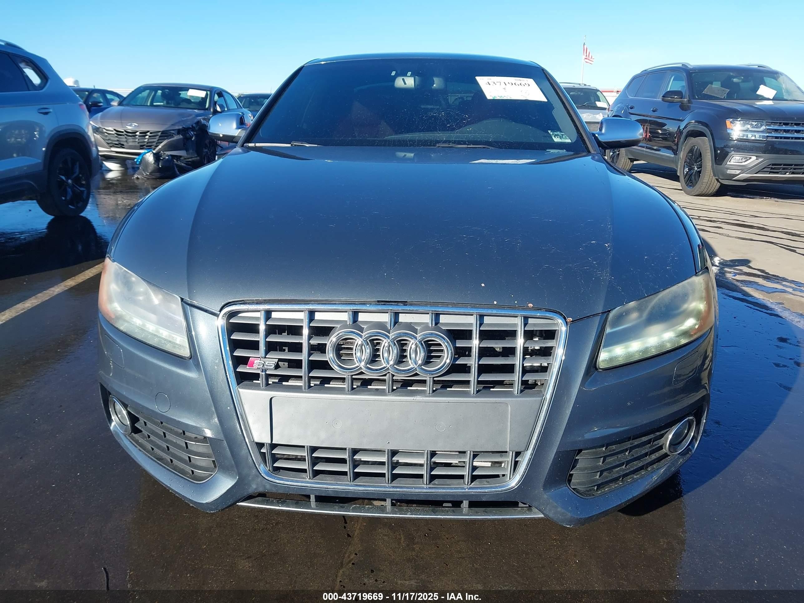 2011 Audi S5 4.2 Premium Plus Gray vin: WAUVVAFRXBA037425