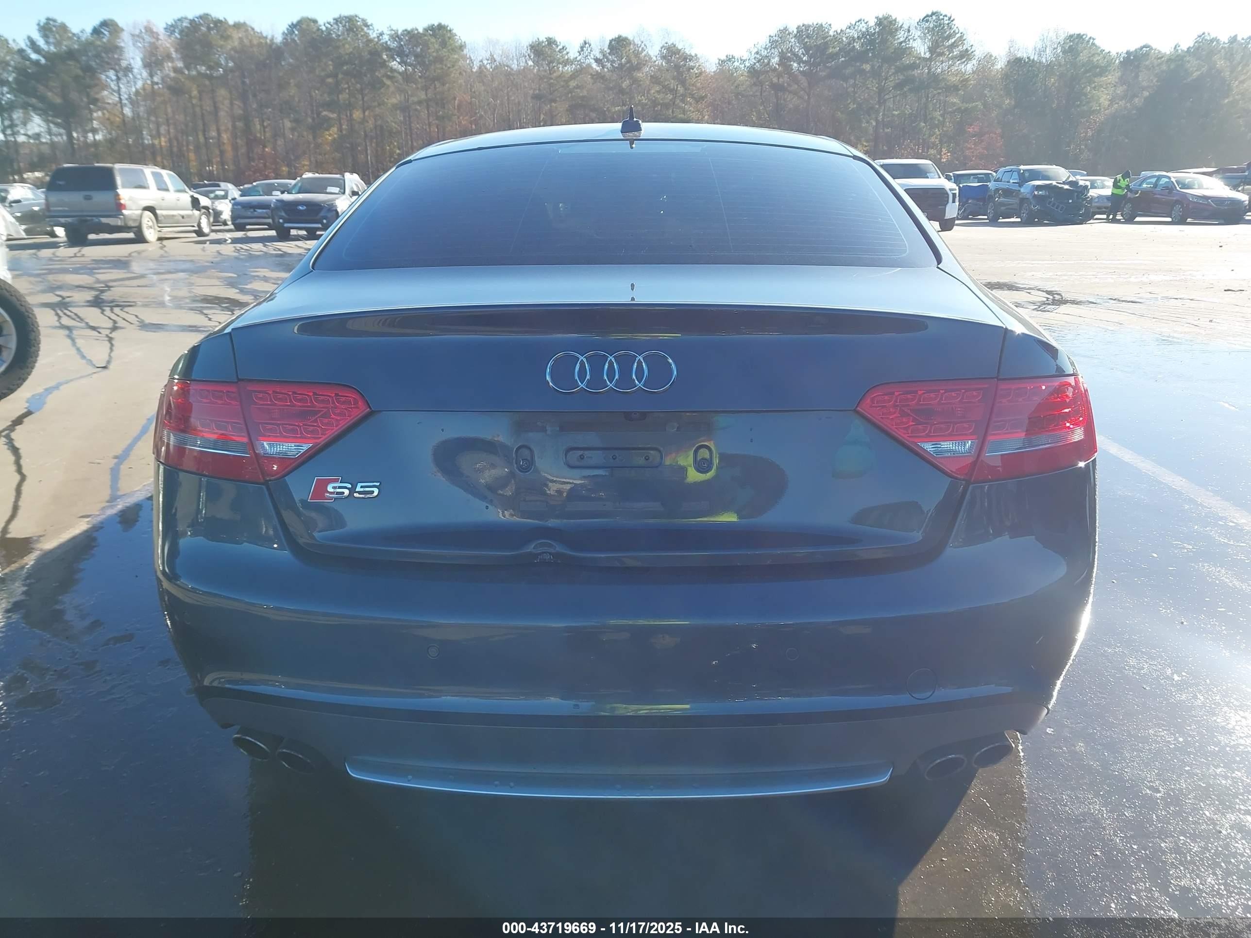 2011 Audi S5 4.2 Premium Plus Gray vin: WAUVVAFRXBA037425